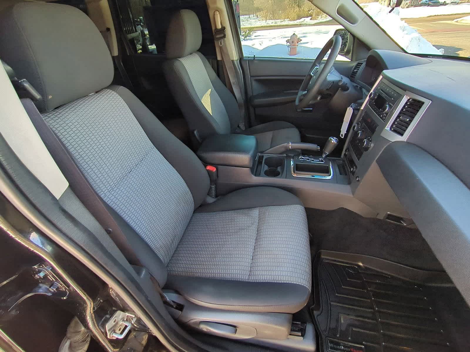 Thumbnail: 2009 Jeep Grand Cherokee - 21