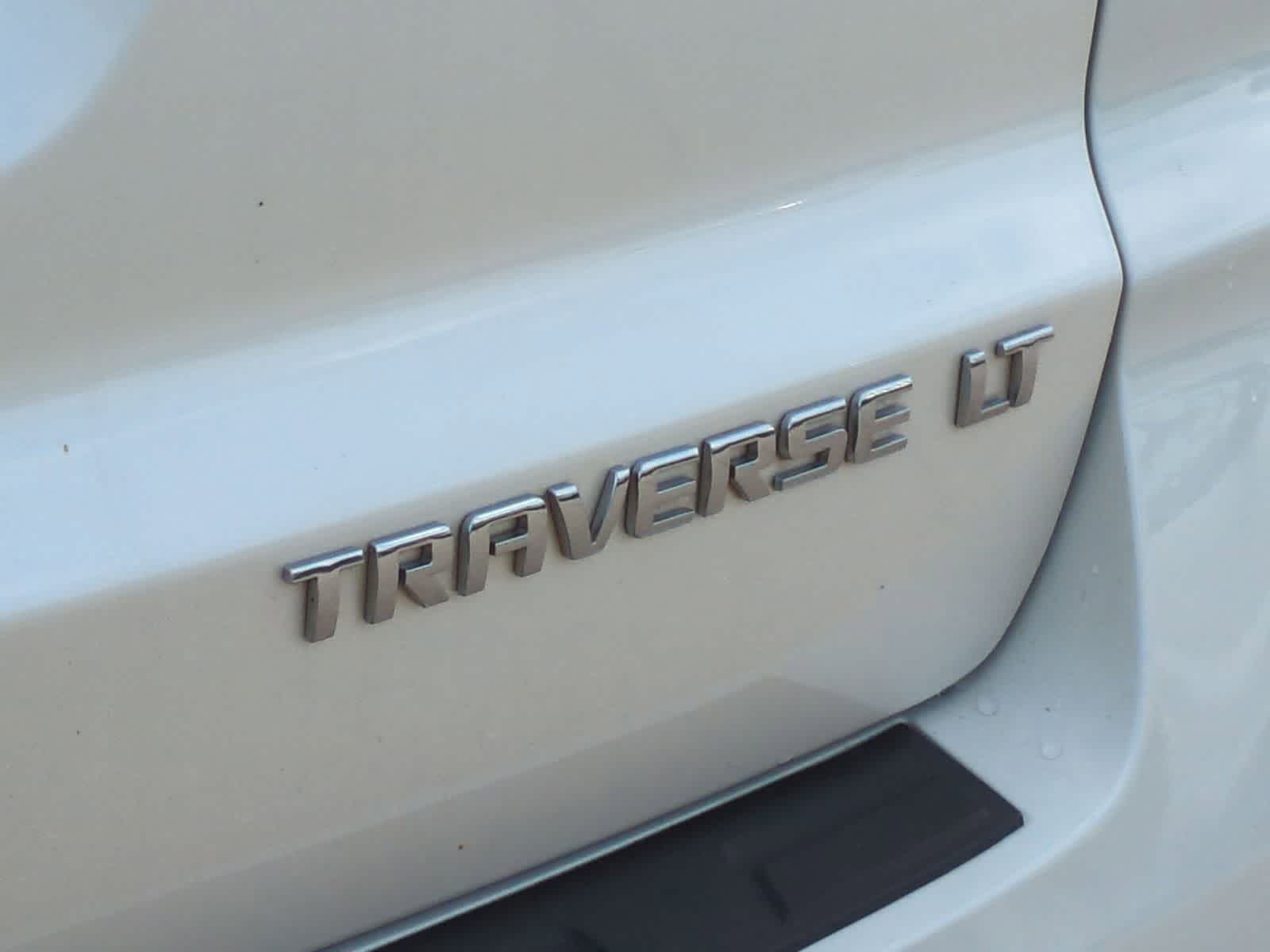 Thumbnail: 2015 Chevrolet Traverse - 13
