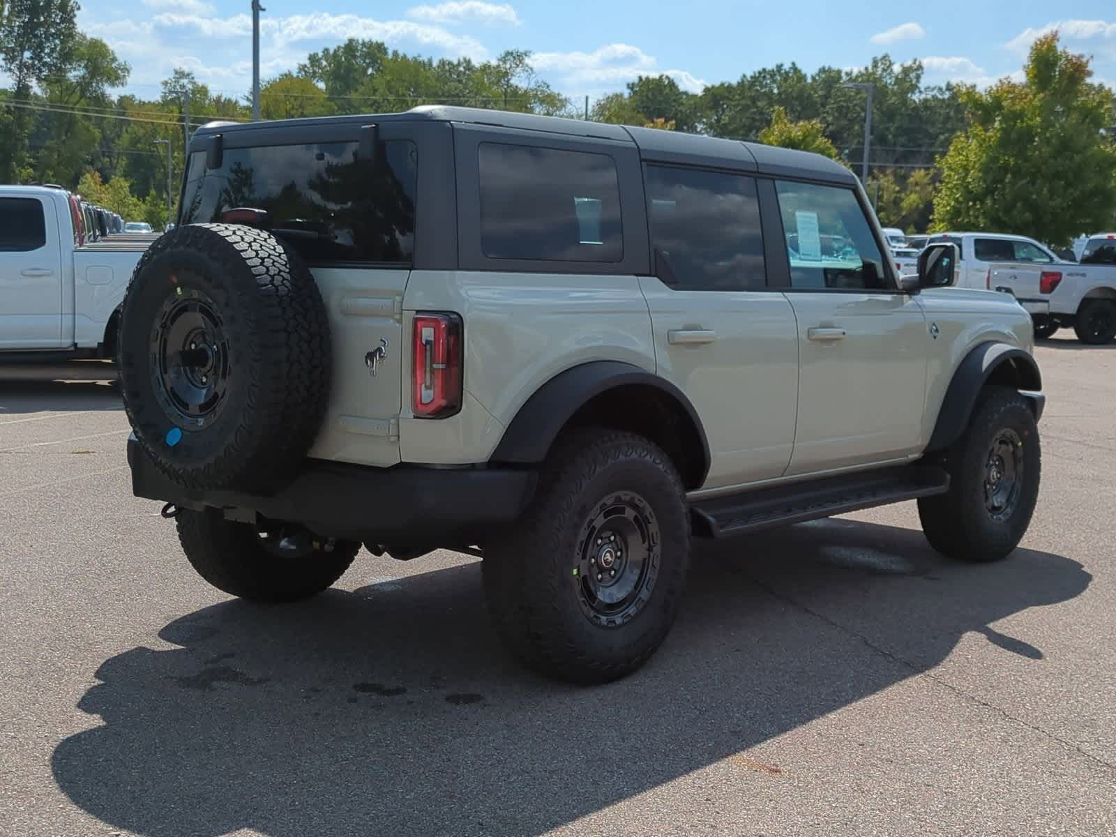 Thumbnail: 2025 Ford Bronco - 8