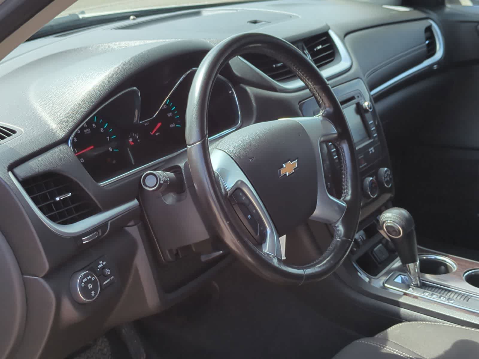 Thumbnail: 2015 Chevrolet Traverse - 10