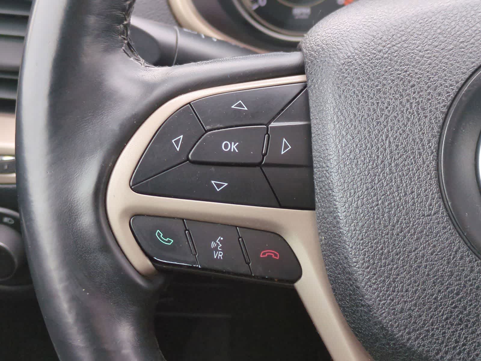 Thumbnail: 2014 Jeep Cherokee - 25