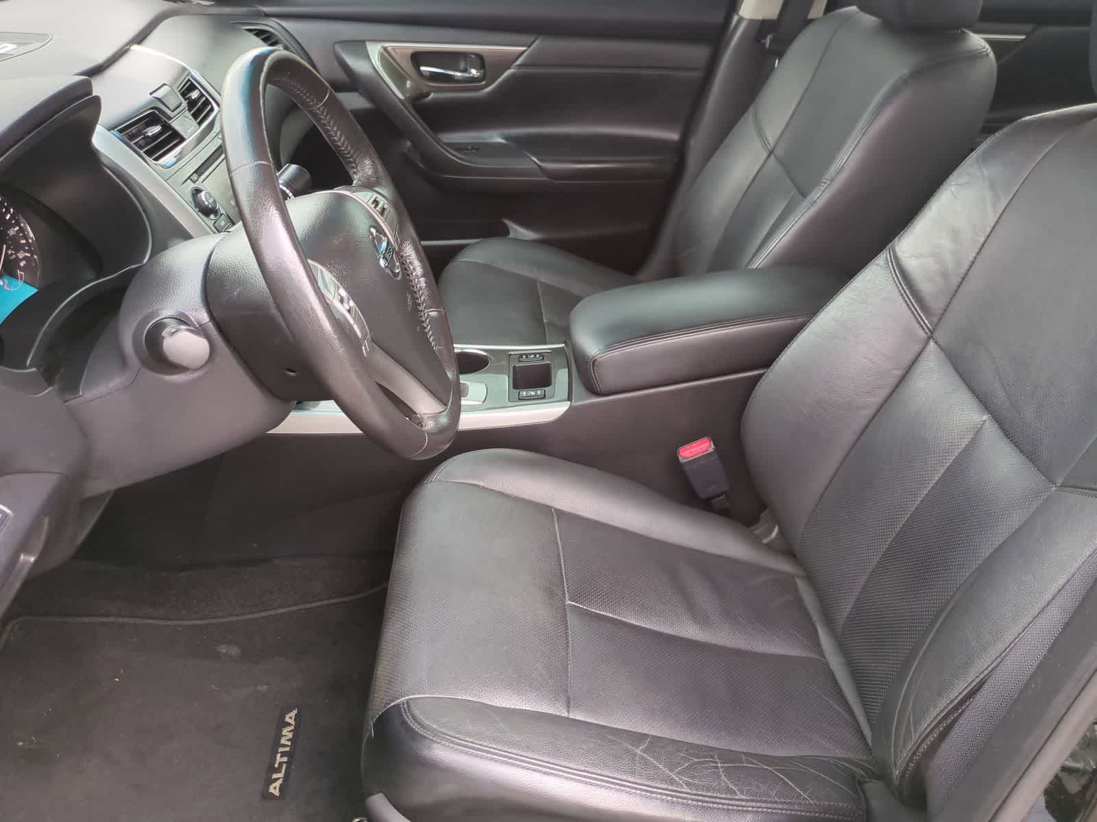 Thumbnail: 2015 Nissan Altima - 16