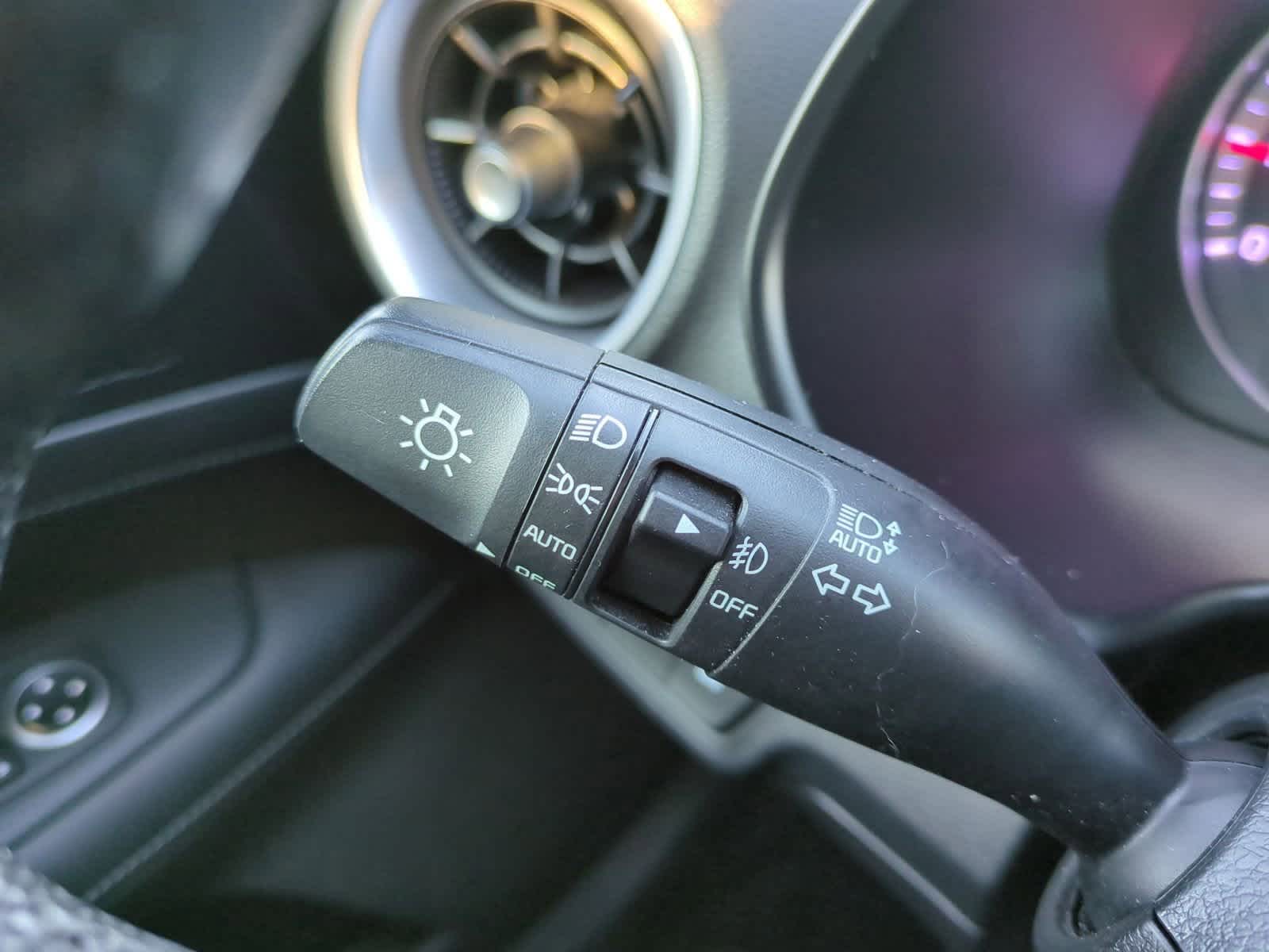 Thumbnail: 2023 Kia Forte - 28