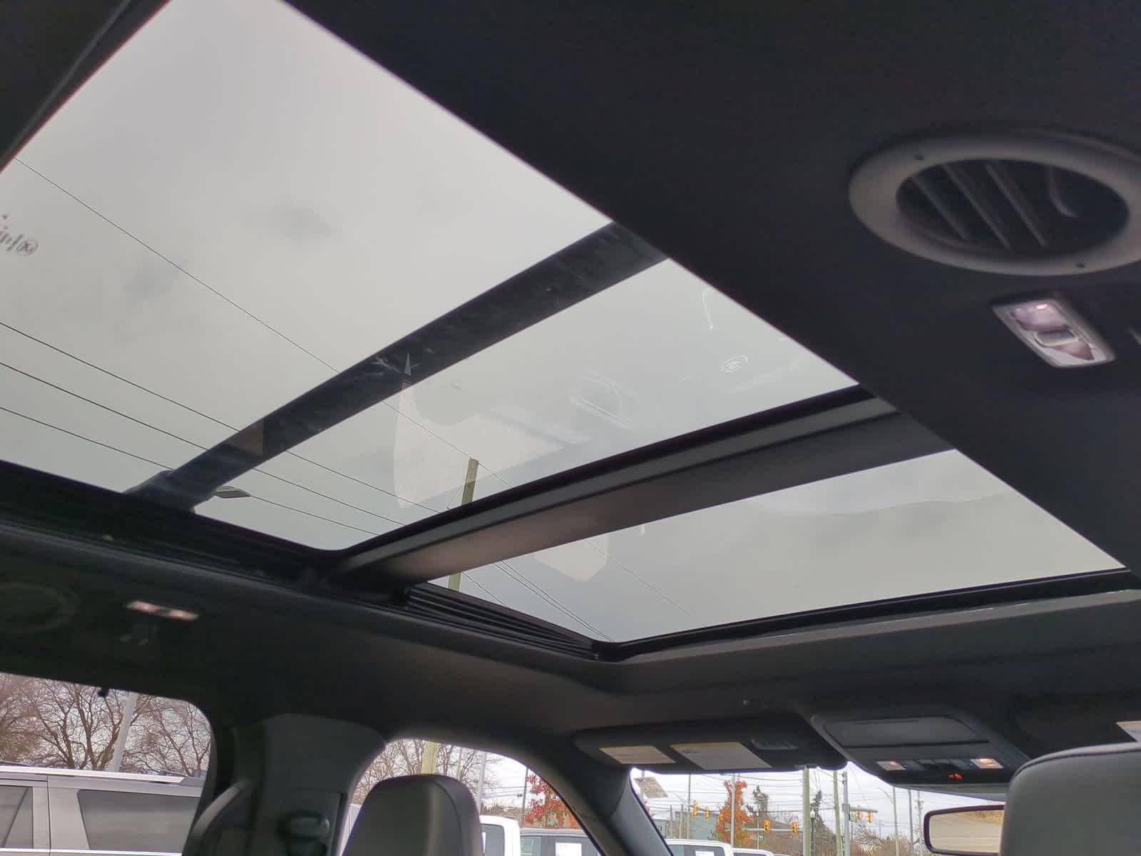 Thumbnail: 2022 Ford Explorer - 24