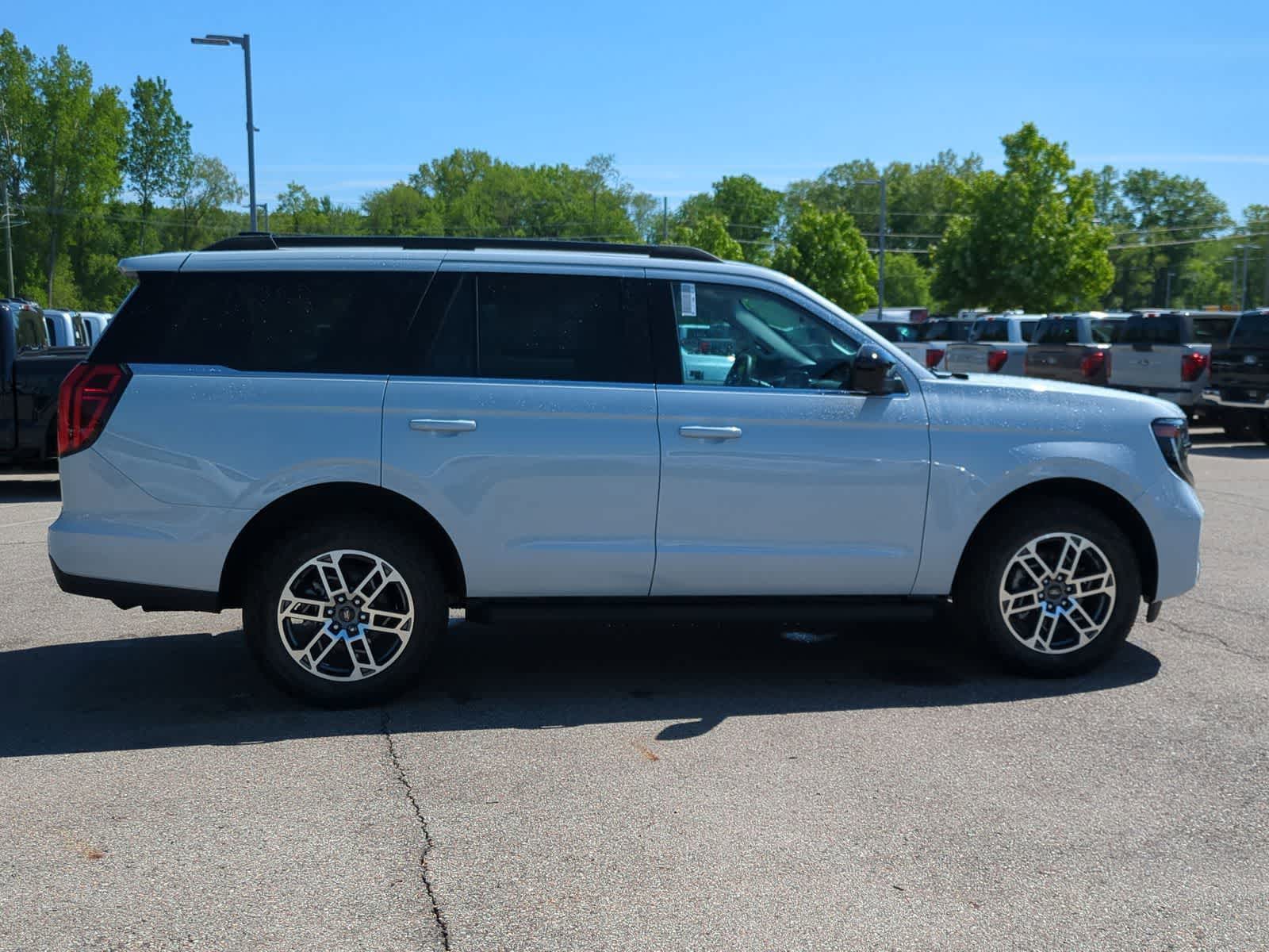 Thumbnail: 2026 Ford Expedition - 6
