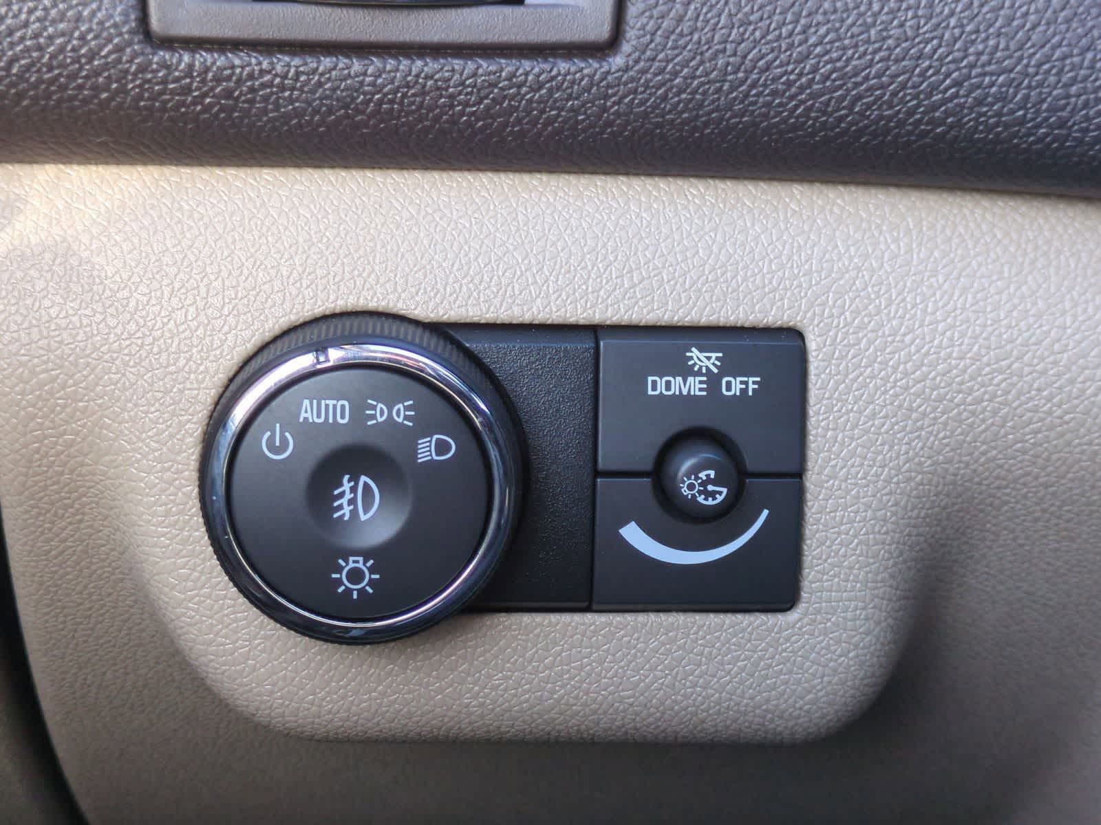 Thumbnail: 2010 Buick Enclave - 28