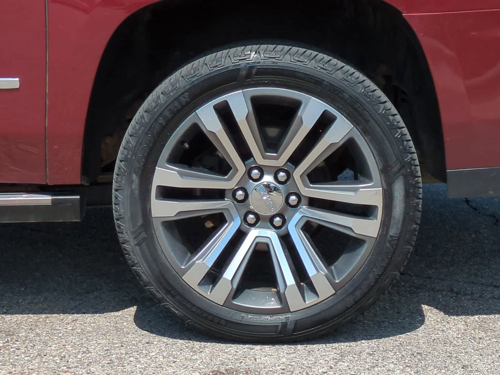 Thumbnail: 2019 GMC Yukon XL - 14