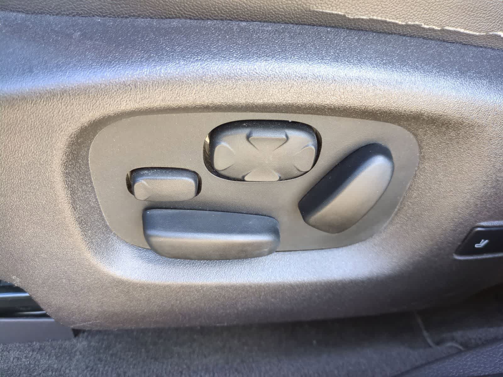 Thumbnail: 2015 Ford Taurus - 17