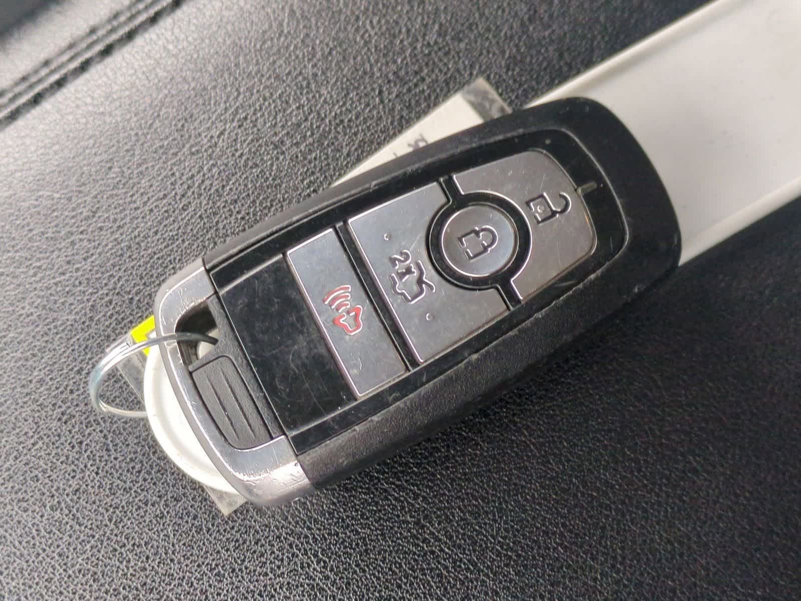 Thumbnail: 2017 Ford Edge - 33