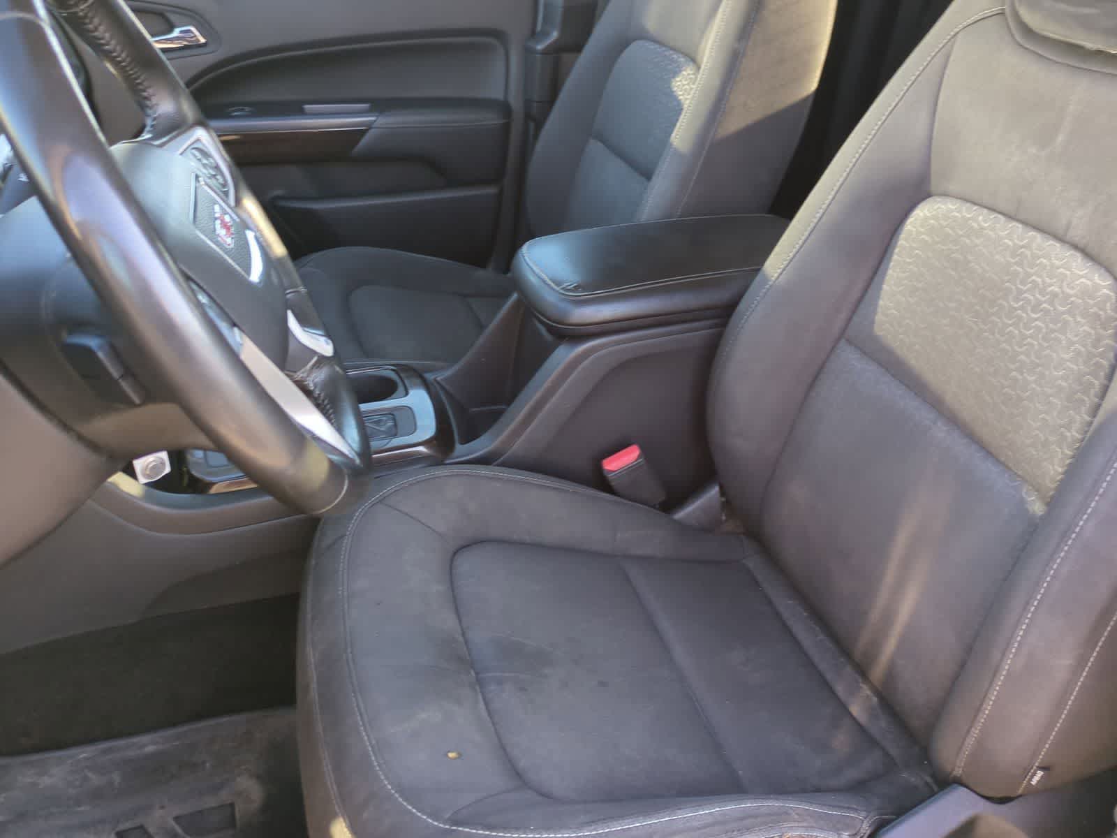 Thumbnail: 2015 GMC Canyon - 16