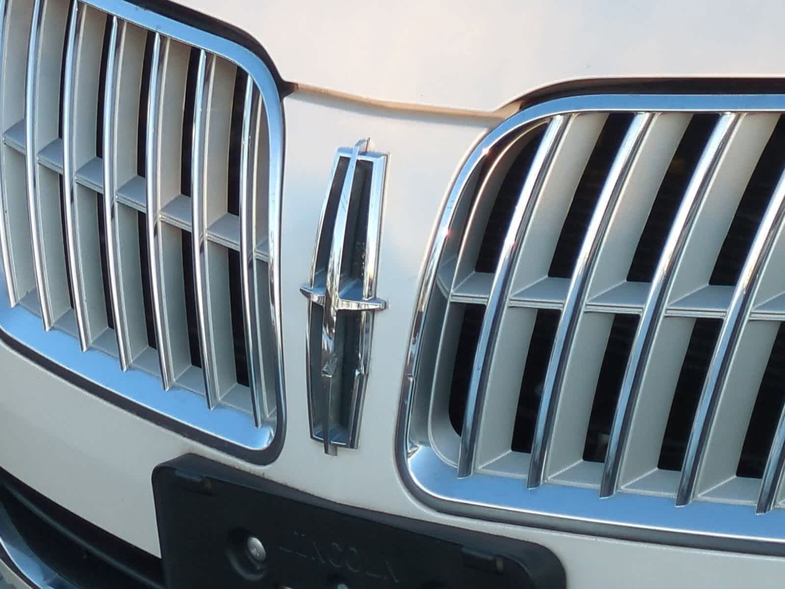 Thumbnail: 2012 Lincoln MKZ - 12