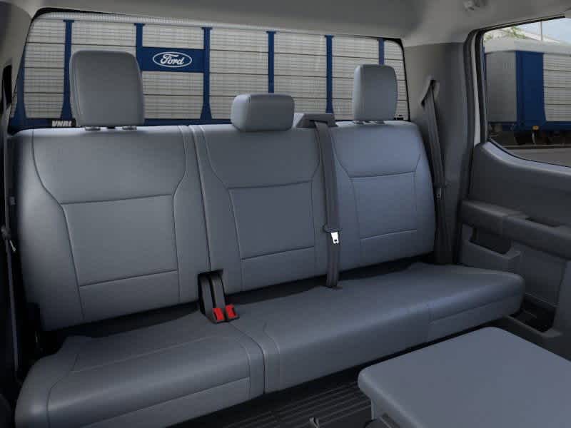 2025 Ford Econoline E-350 11