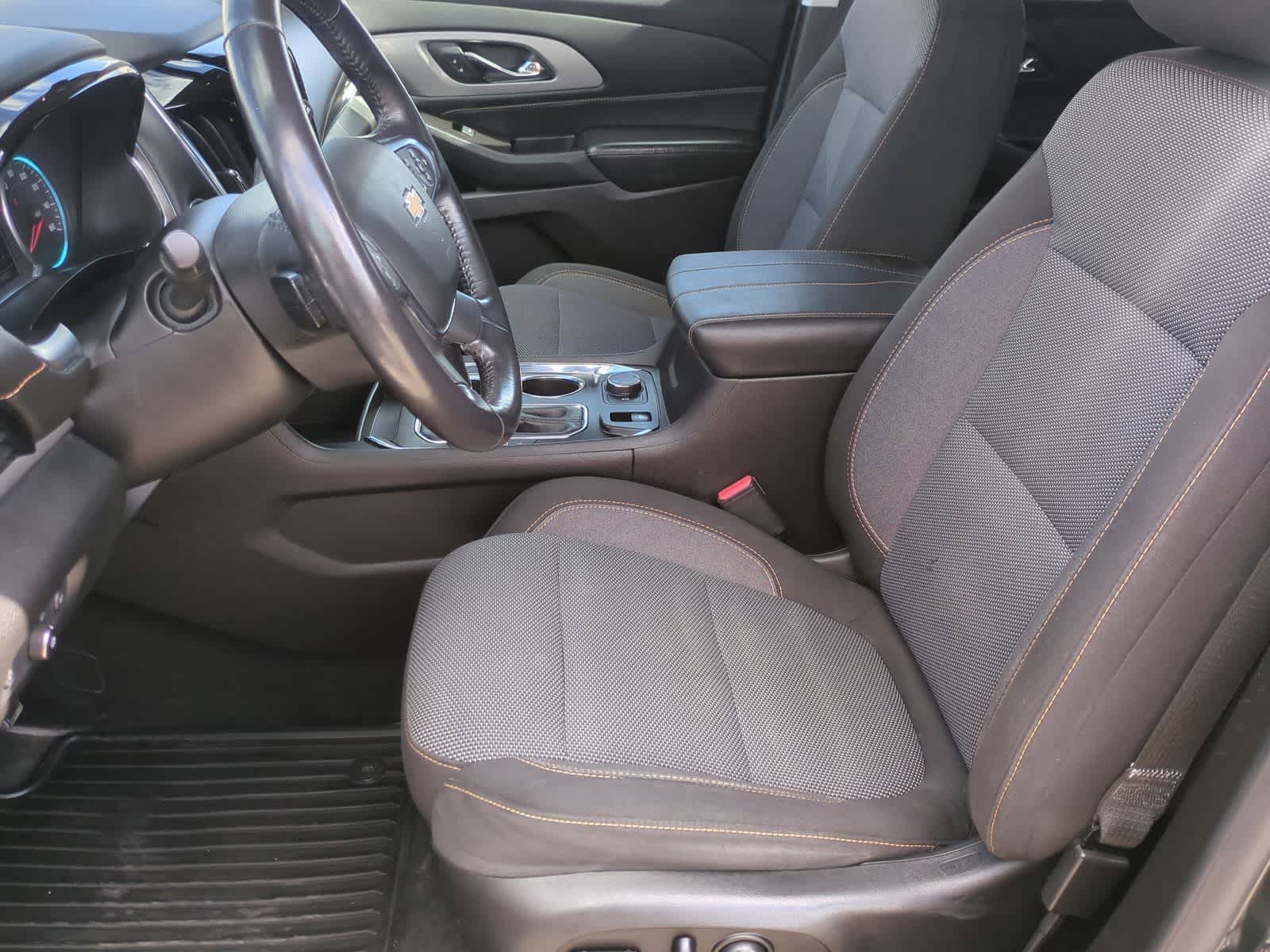 Thumbnail: 2018 Chevrolet Traverse - 16