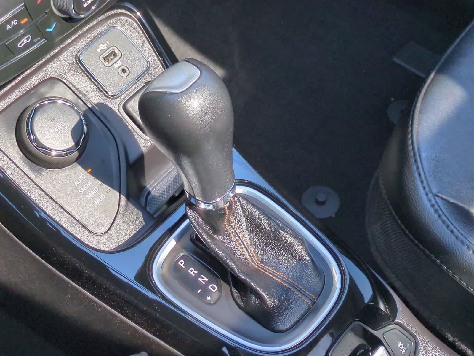 Thumbnail: 2020 Jeep Compass - 32