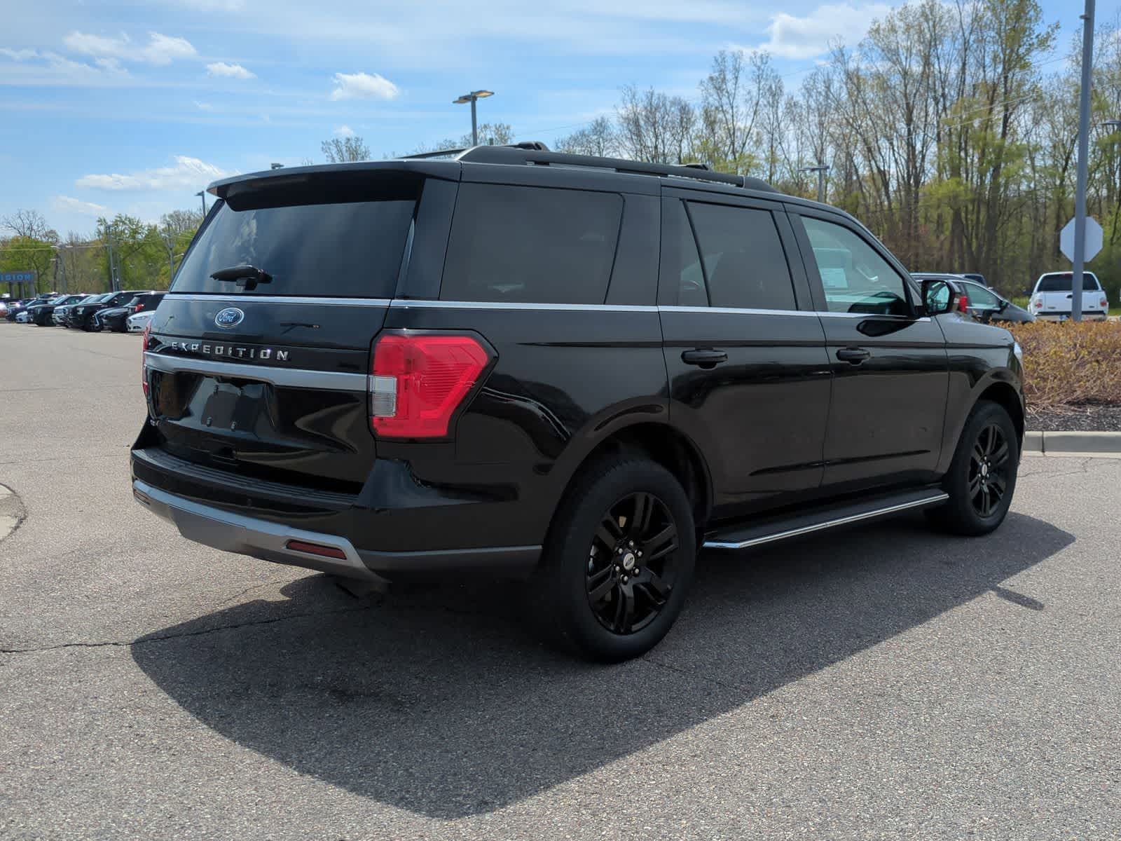 Thumbnail: 2022 Ford Expedition - 8
