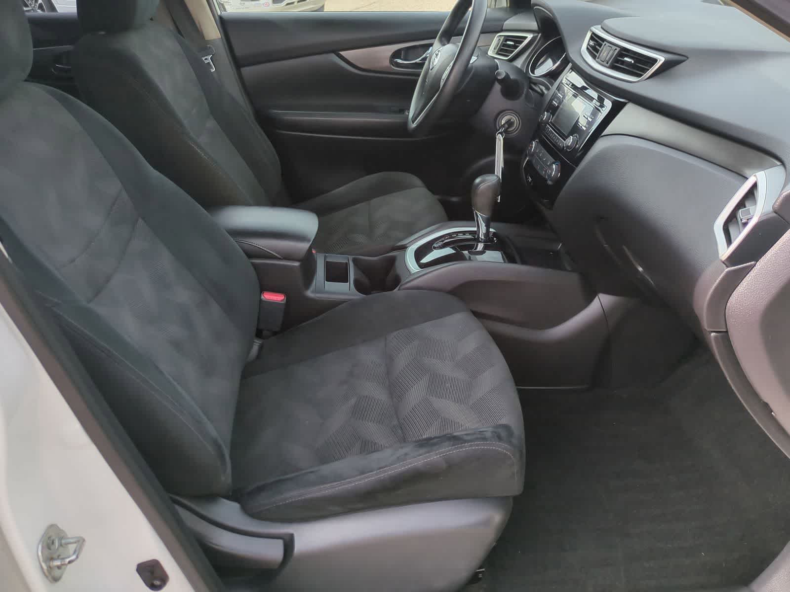 Thumbnail: 2015 Nissan Rogue - 21