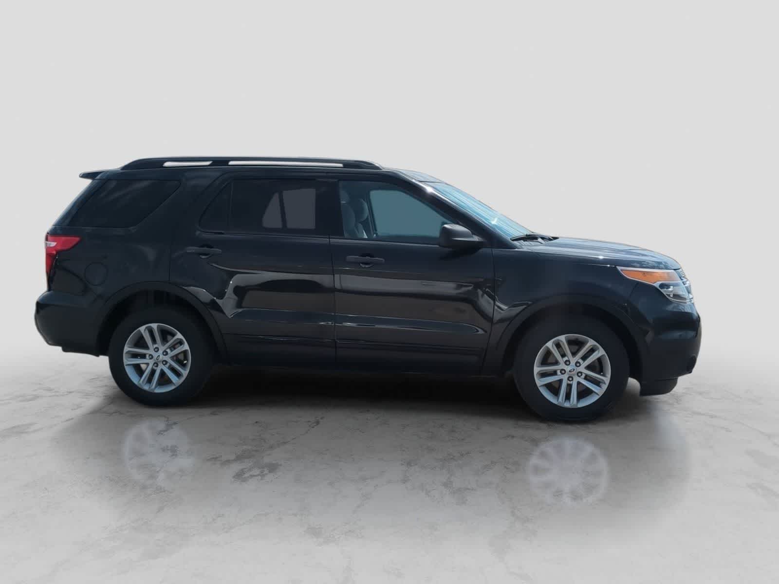 Thumbnail: 2015 Ford Explorer - 9