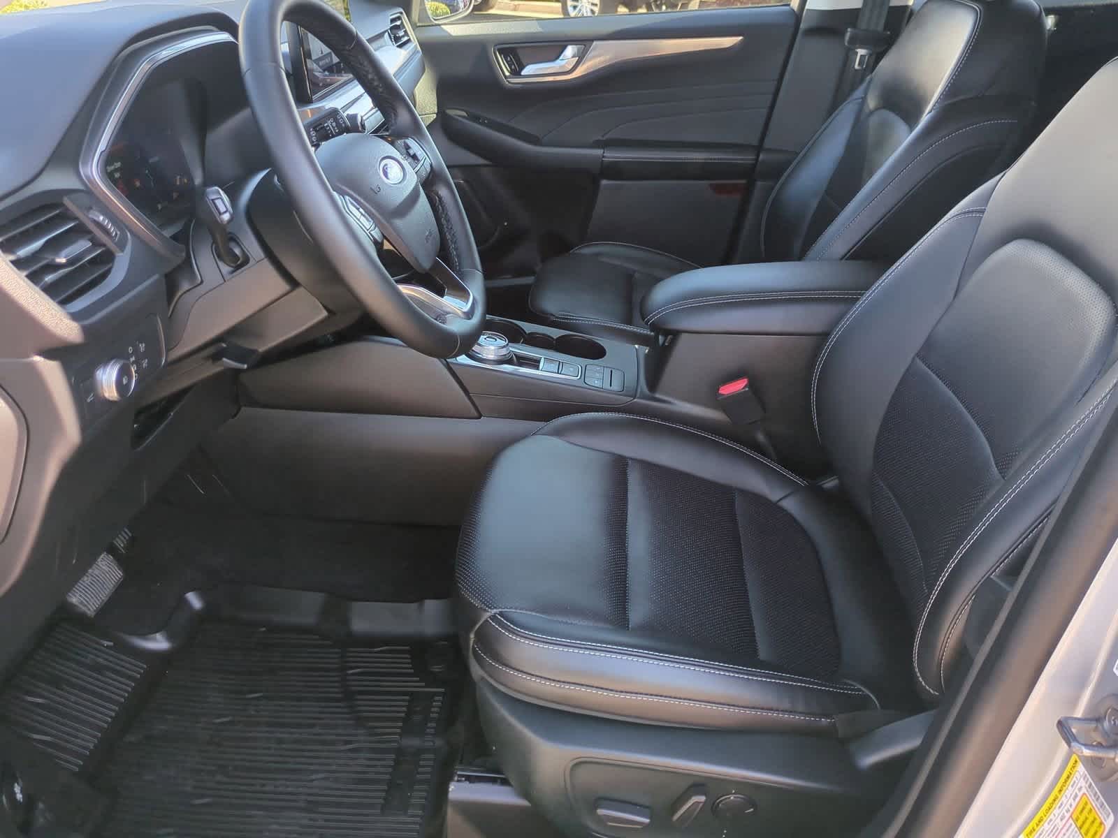 Thumbnail: 2022 Ford Escape - 16