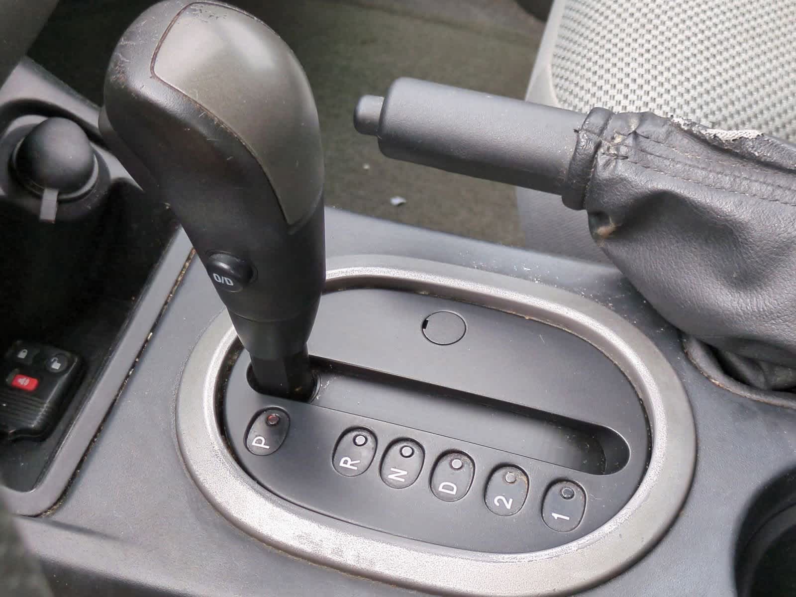 Thumbnail: 2005 Ford Escape - 30