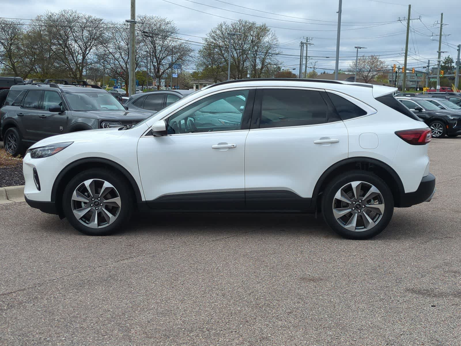 Thumbnail: 2023 Ford Escape - 5