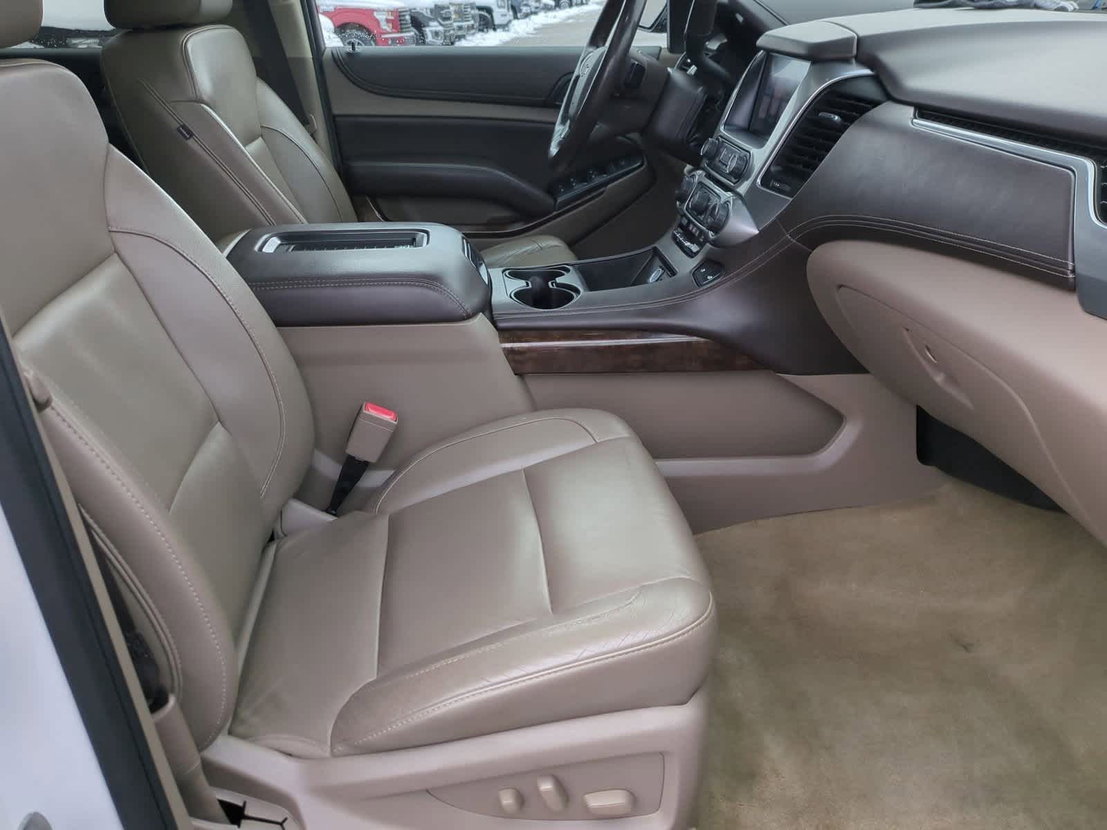 Thumbnail: 2017 Chevrolet Suburban - 25