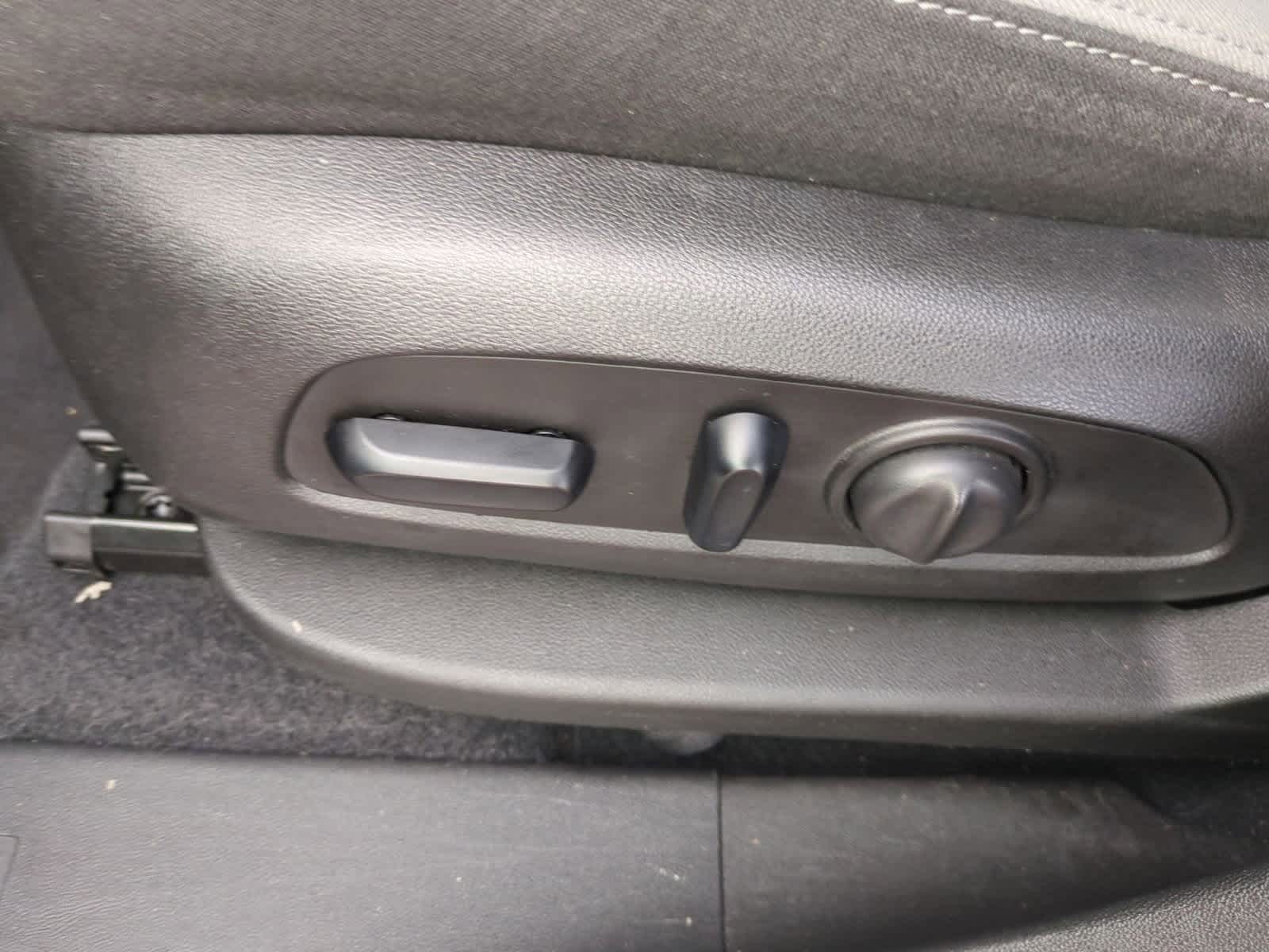 Thumbnail: 2020 Chevrolet Equinox - 17