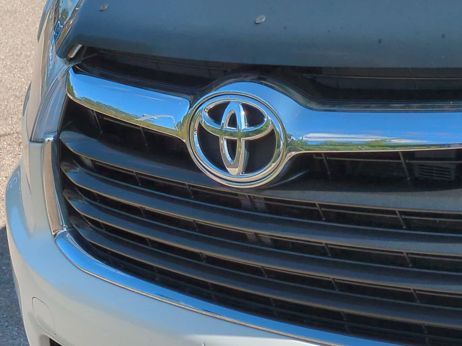 Thumbnail: 2014 Toyota Highlander - 12