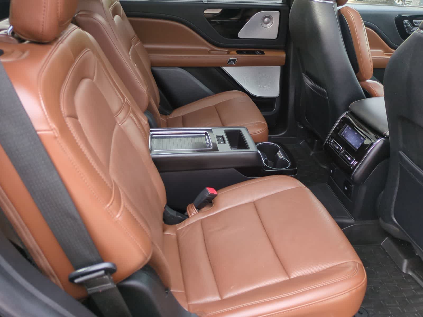 Thumbnail: 2022 Lincoln Aviator - 21