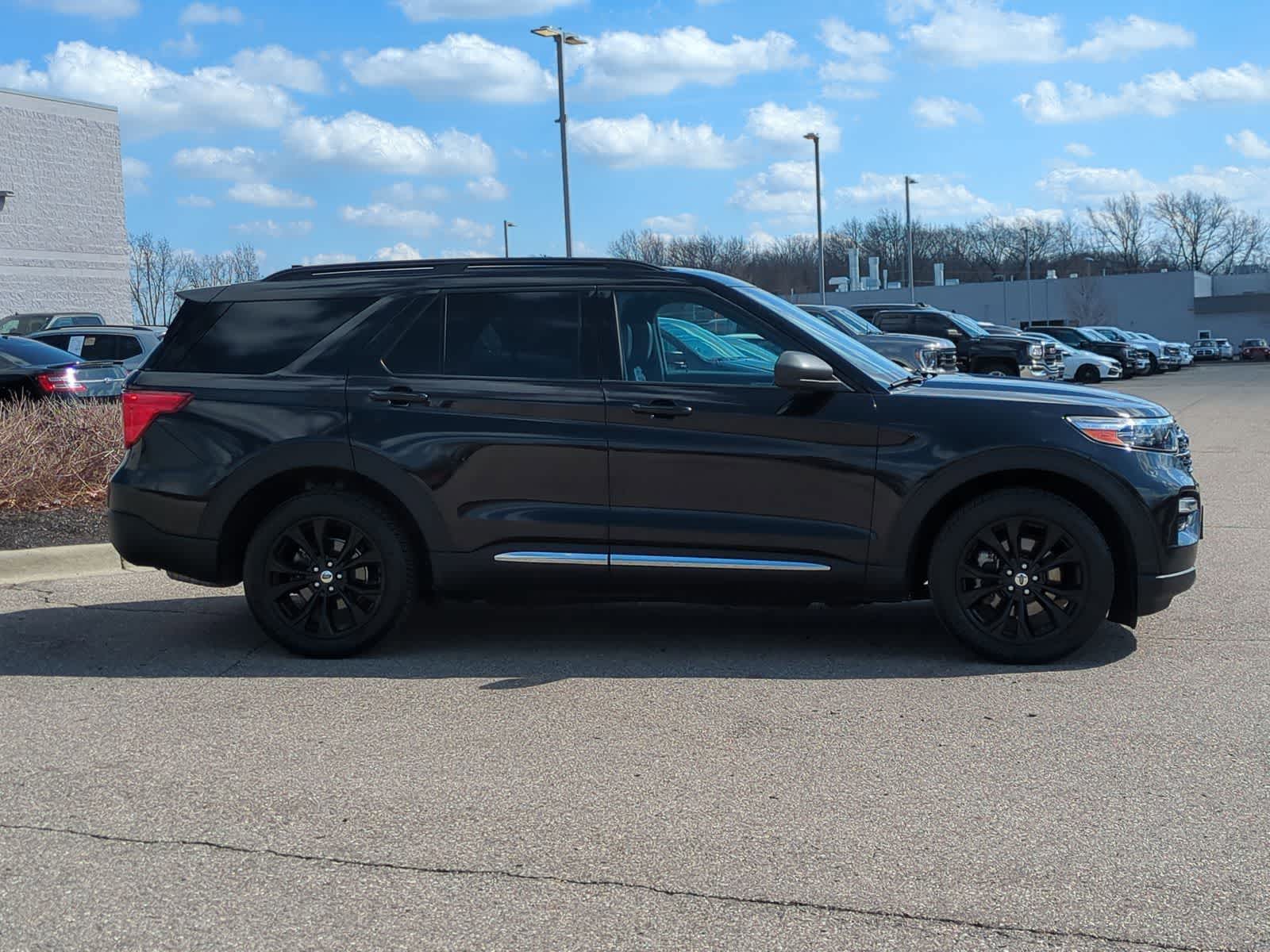 Thumbnail: 2020 Ford Explorer - 9