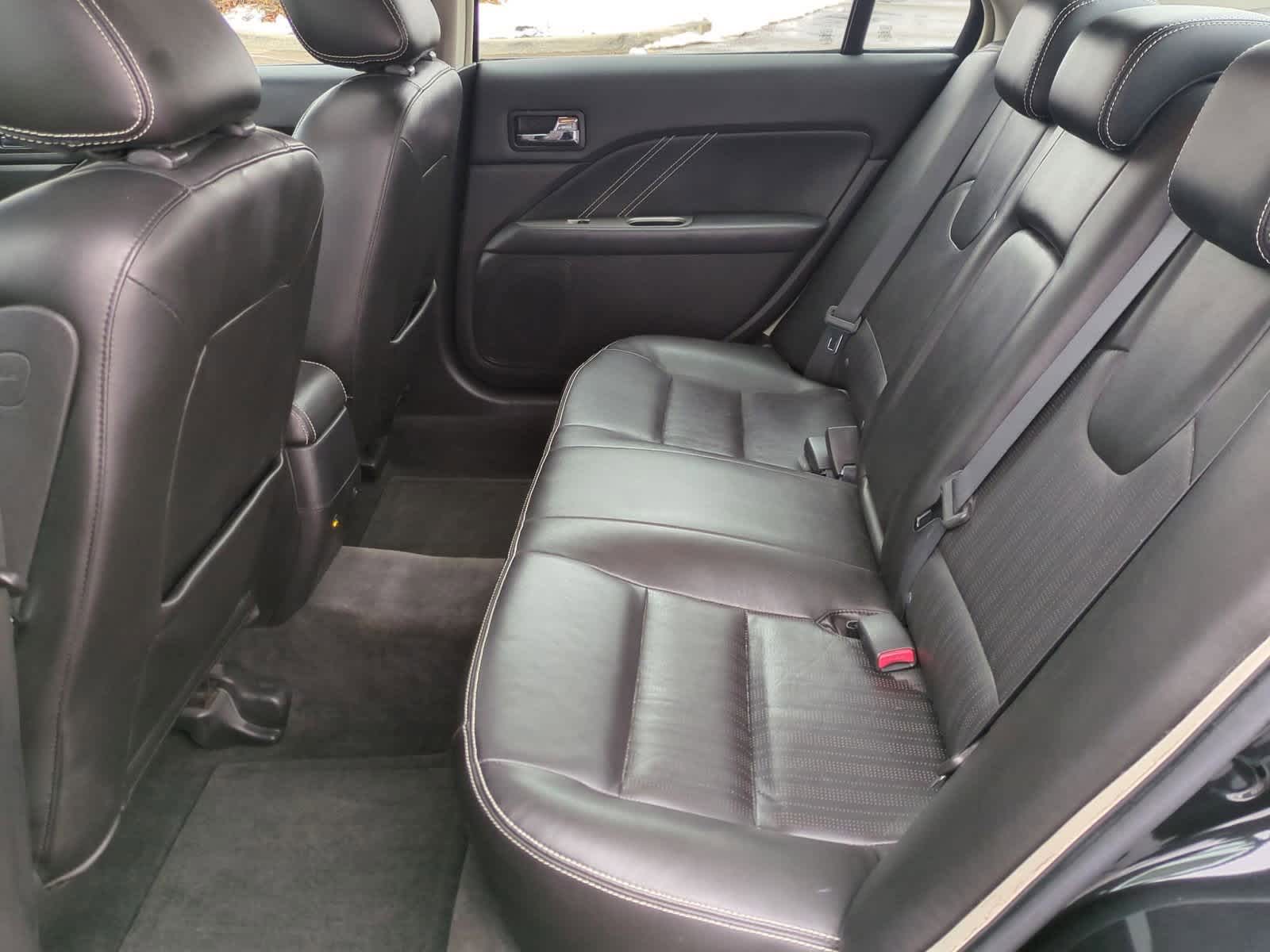 Thumbnail: 2010 Ford Fusion - 20