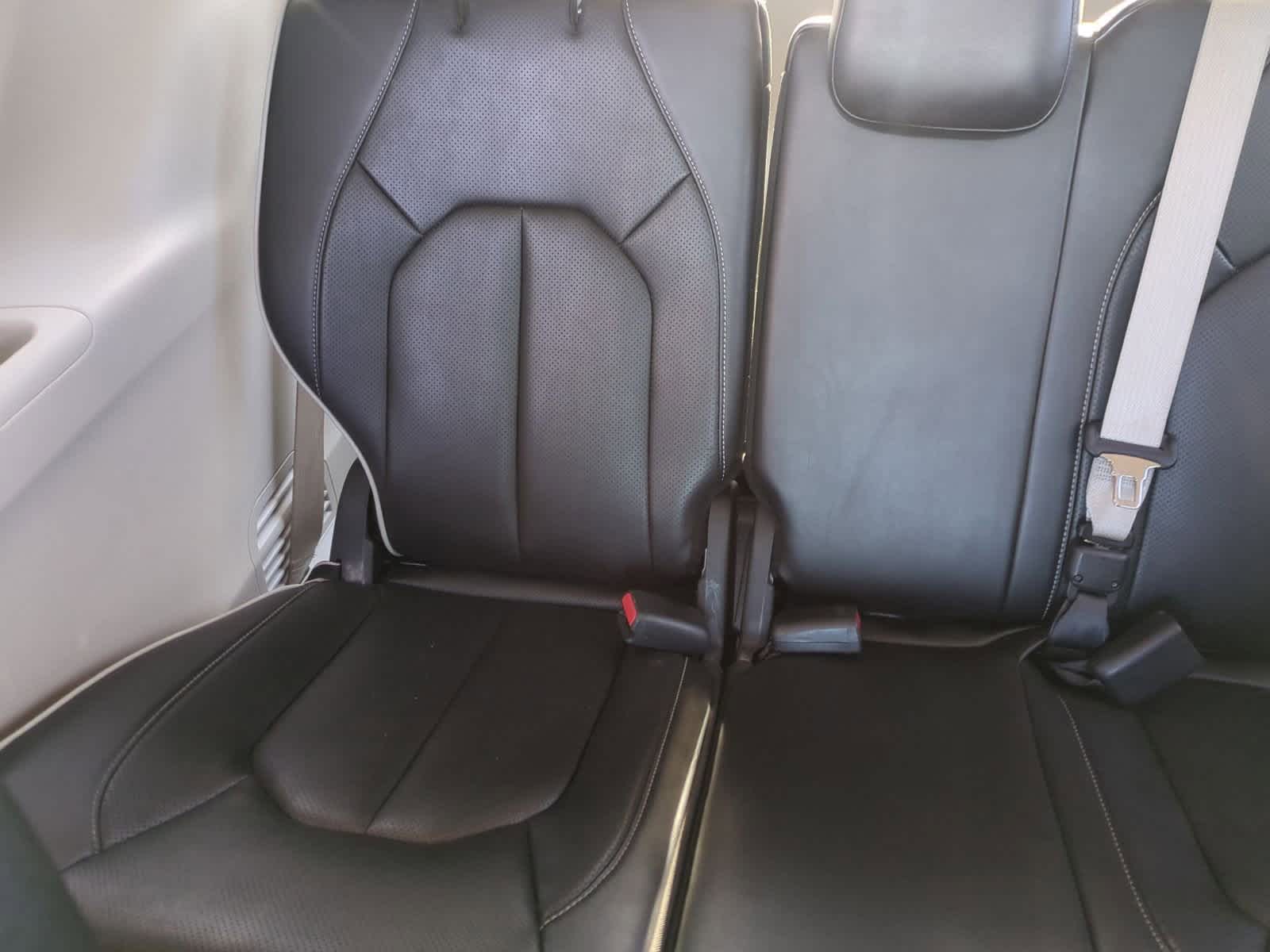 Thumbnail: 2023 Chrysler Pacifica - 23