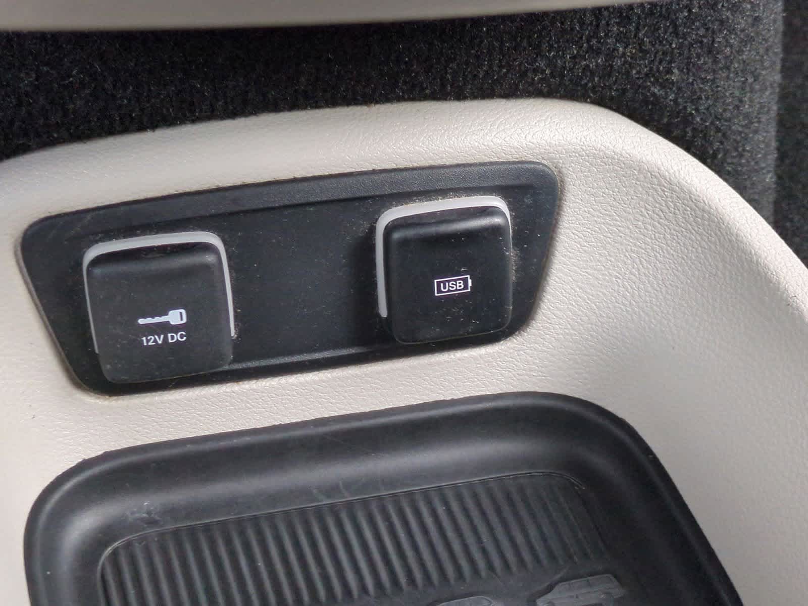 Thumbnail: 2018 Chrysler Pacifica - 33