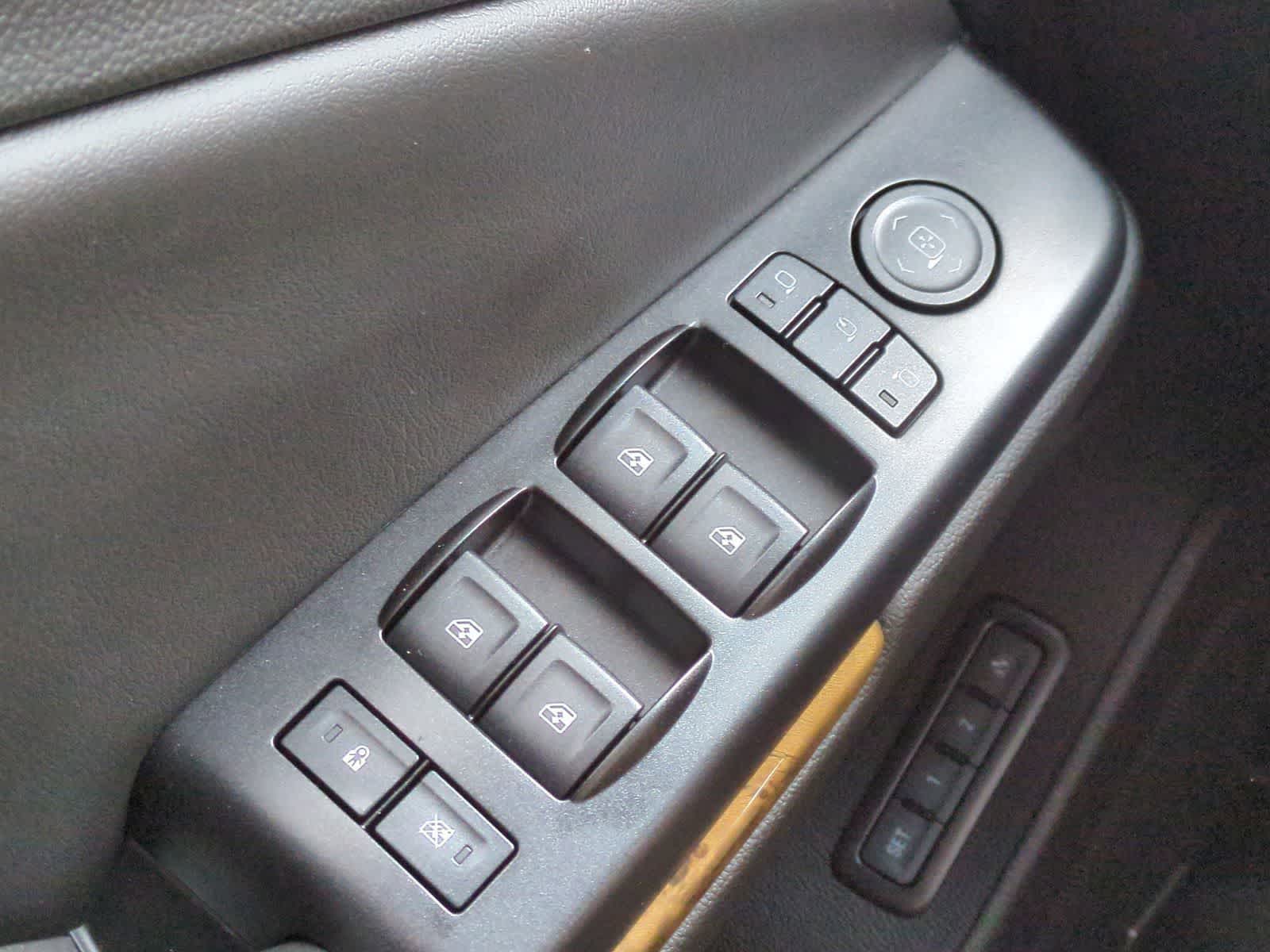 Thumbnail: 2017 GMC Yukon - 29