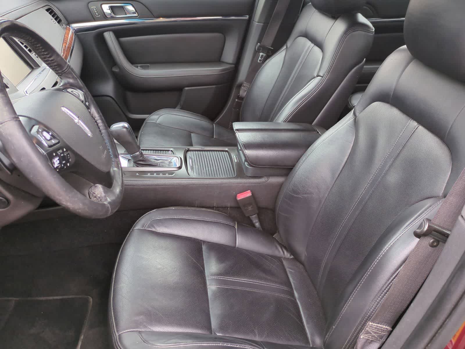 Thumbnail: 2013 Lincoln MKS - 16