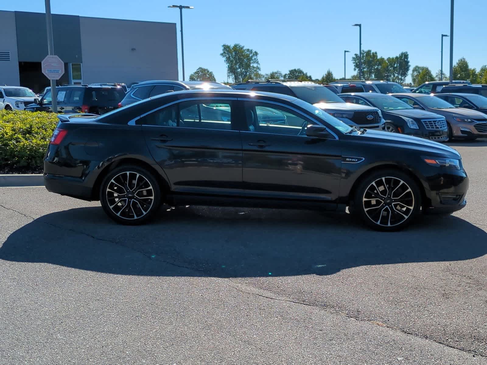 Thumbnail: 2017 Ford Taurus - 9