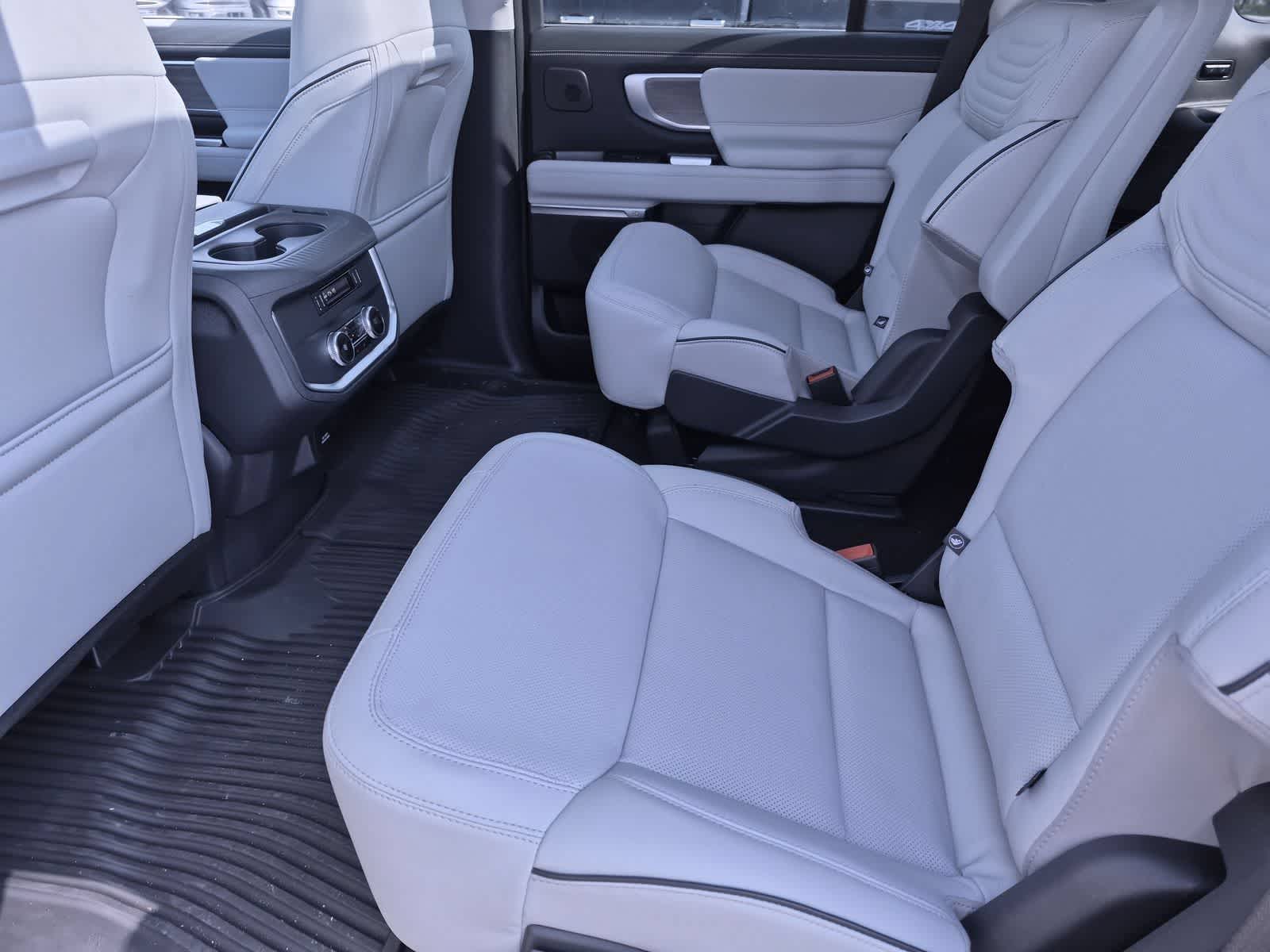 Thumbnail: 2025 Ford Expedition - 20