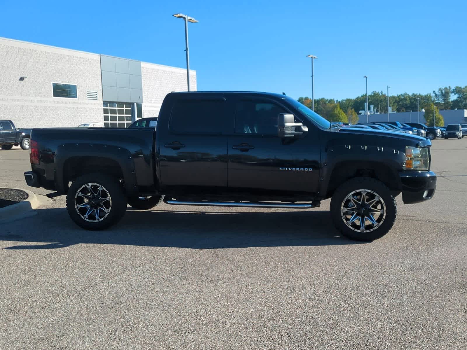 Thumbnail: 2011 Chevrolet Silverado 1500 - 9