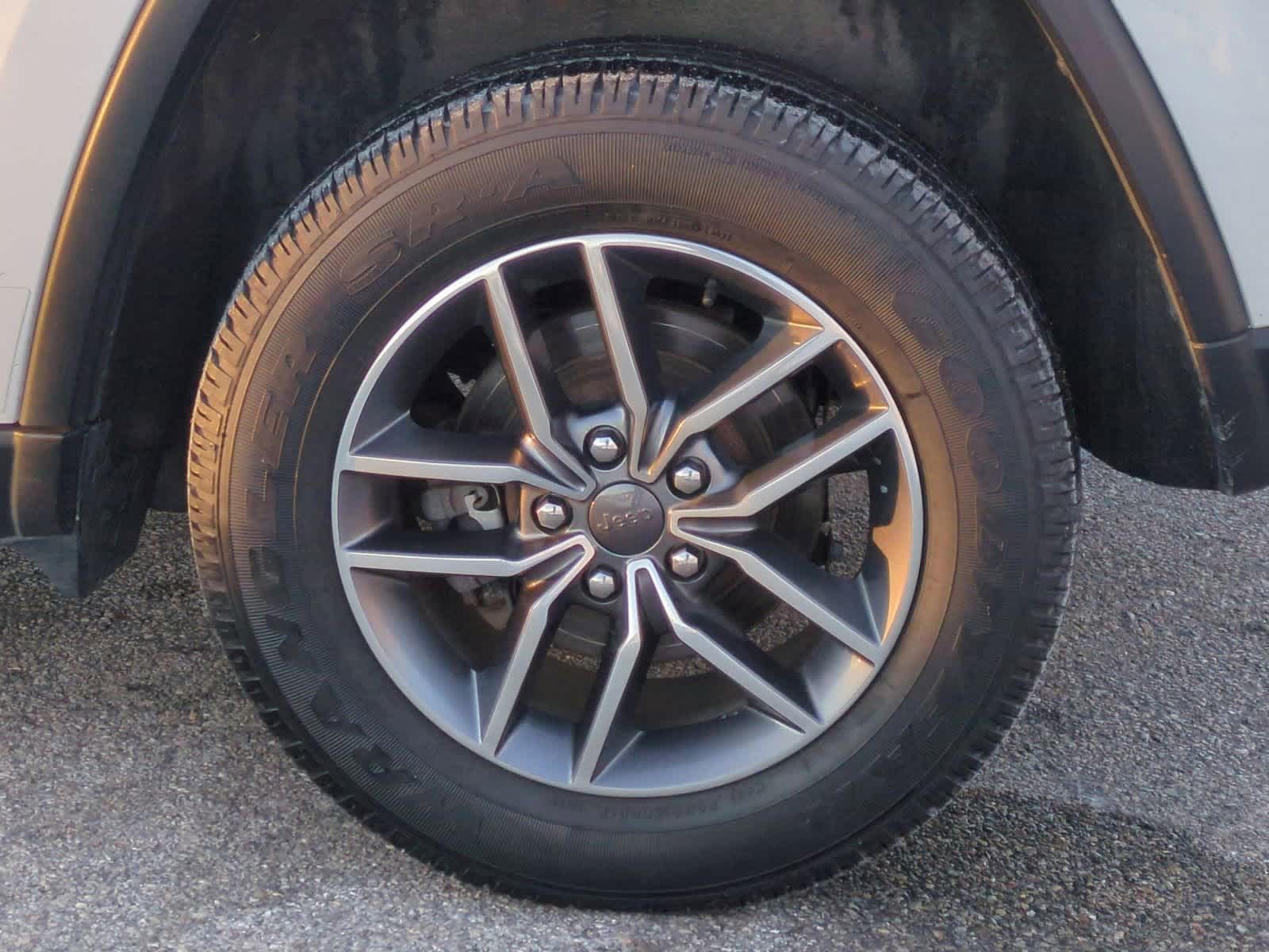 Thumbnail: 2020 Jeep Grand Cherokee - 14