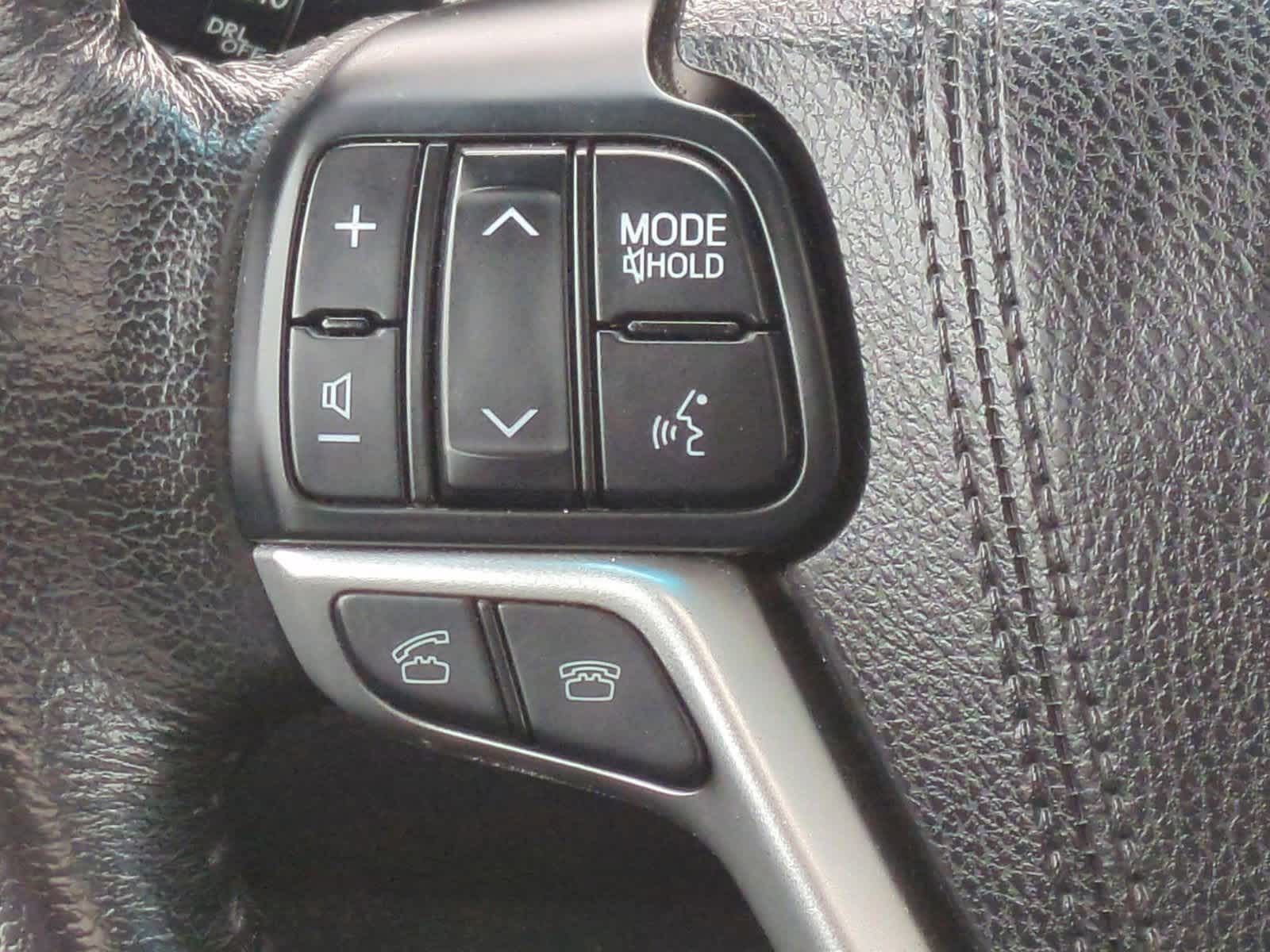 Thumbnail: 2015 Toyota Sienna - 27