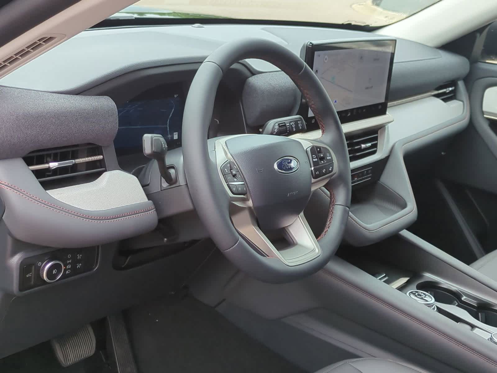 2025 Ford Explorer Active 10