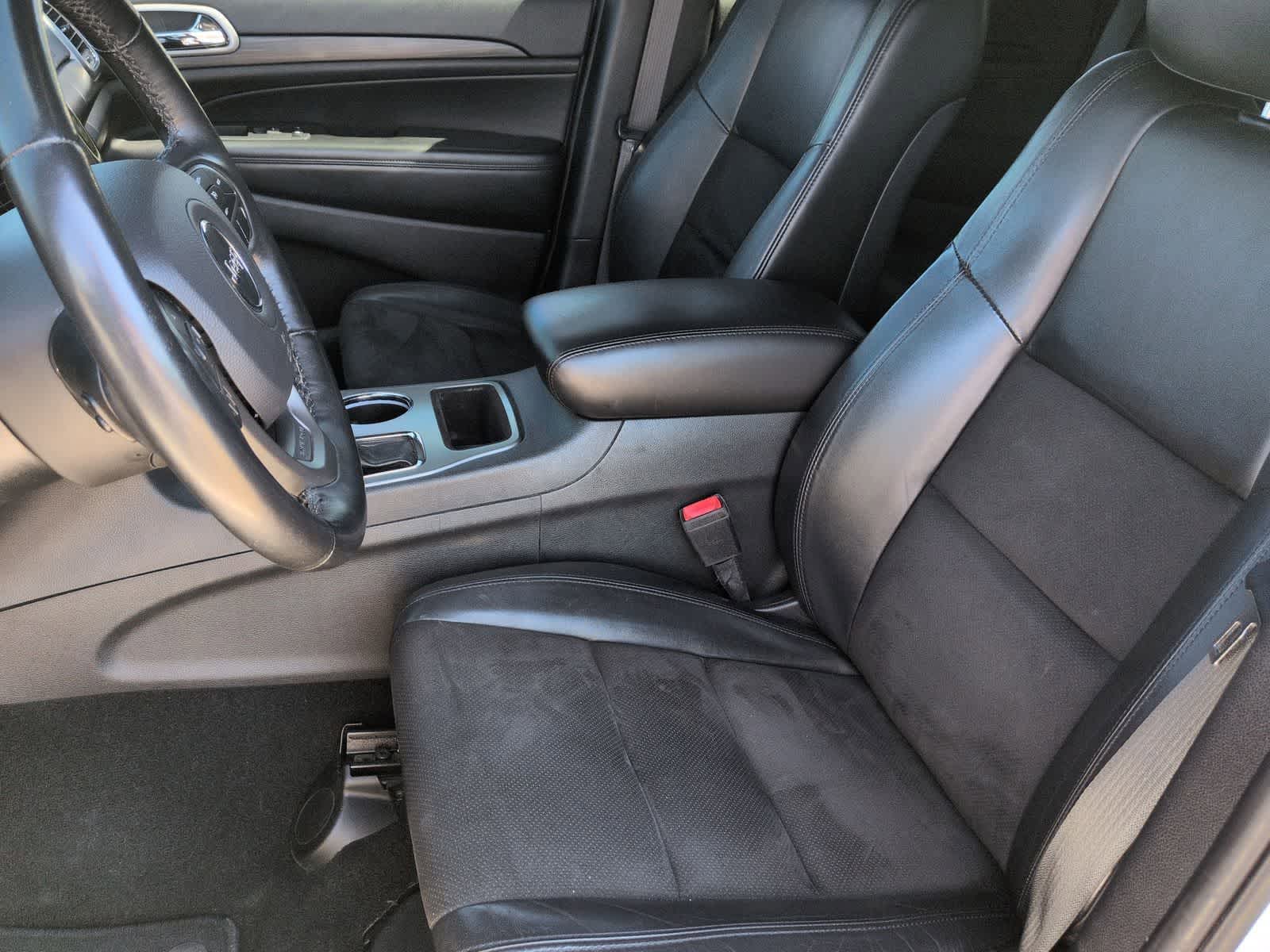 Thumbnail: 2020 Jeep Grand Cherokee - 16