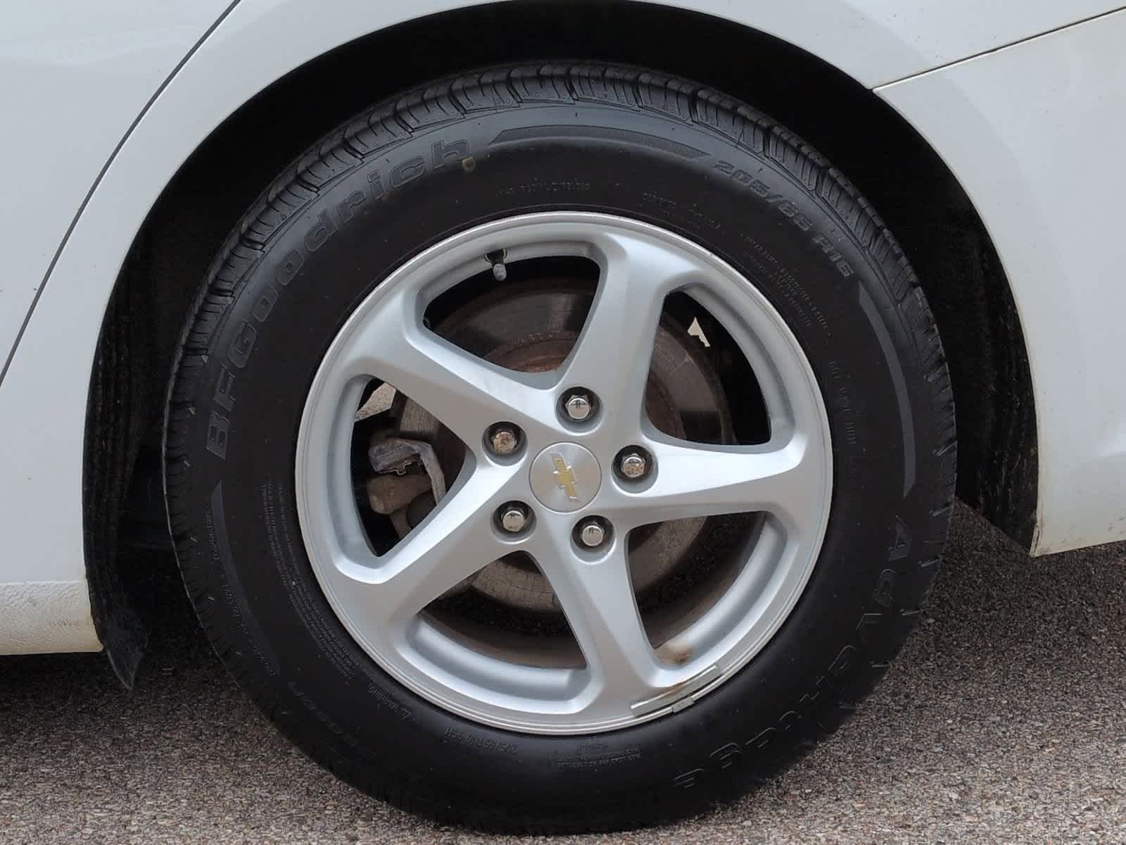 Thumbnail: 2017 Chevrolet Malibu - 14