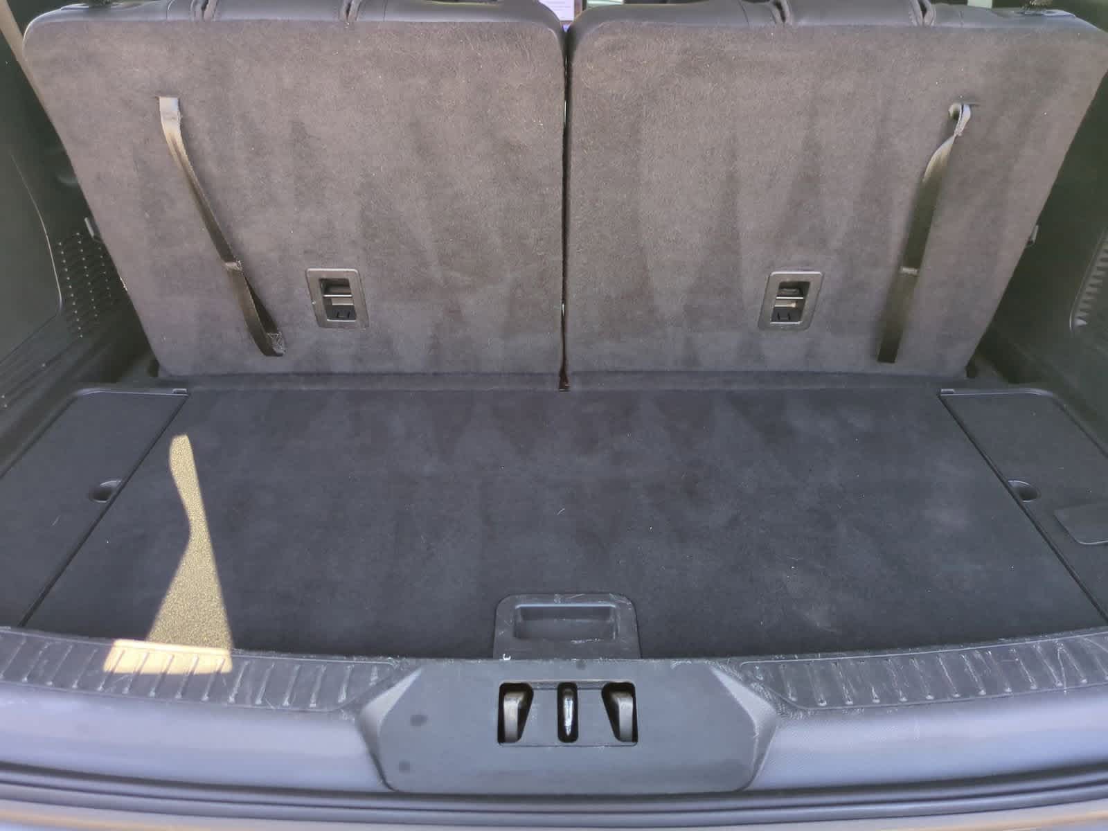 Thumbnail: 2022 Ford Explorer - 33