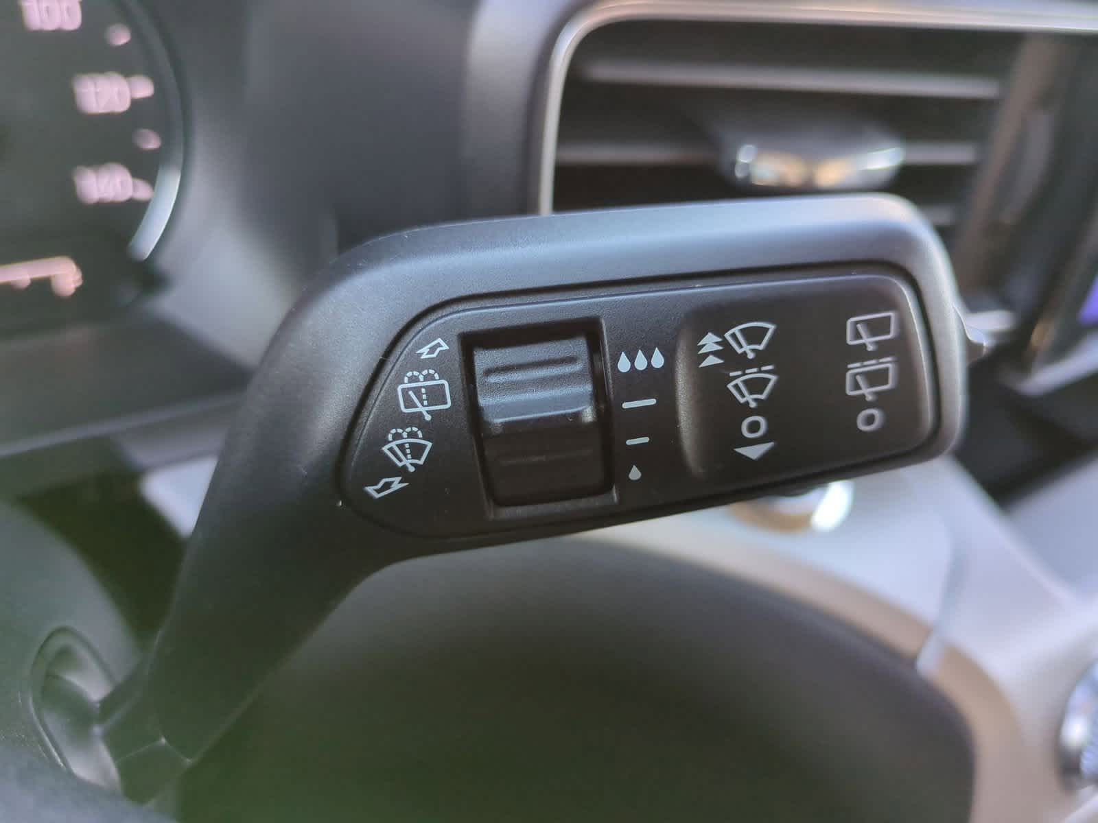 Thumbnail: 2022 Ford Explorer - 27