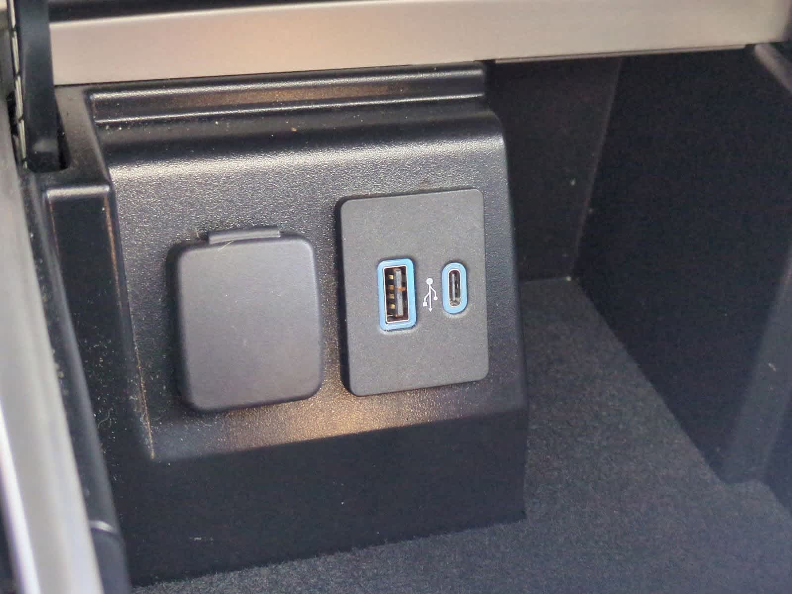 Thumbnail: 2024 Ford Explorer - 35