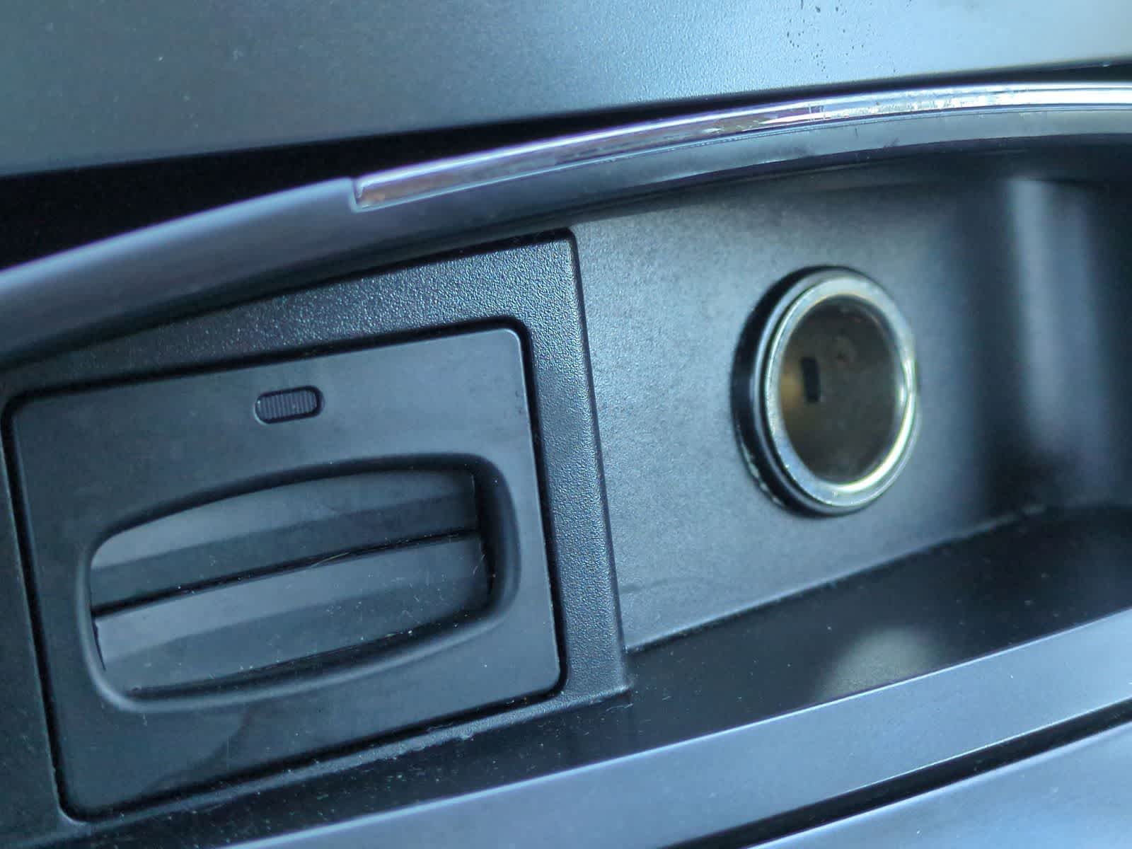 Thumbnail: 2012 Hyundai Genesis - 32