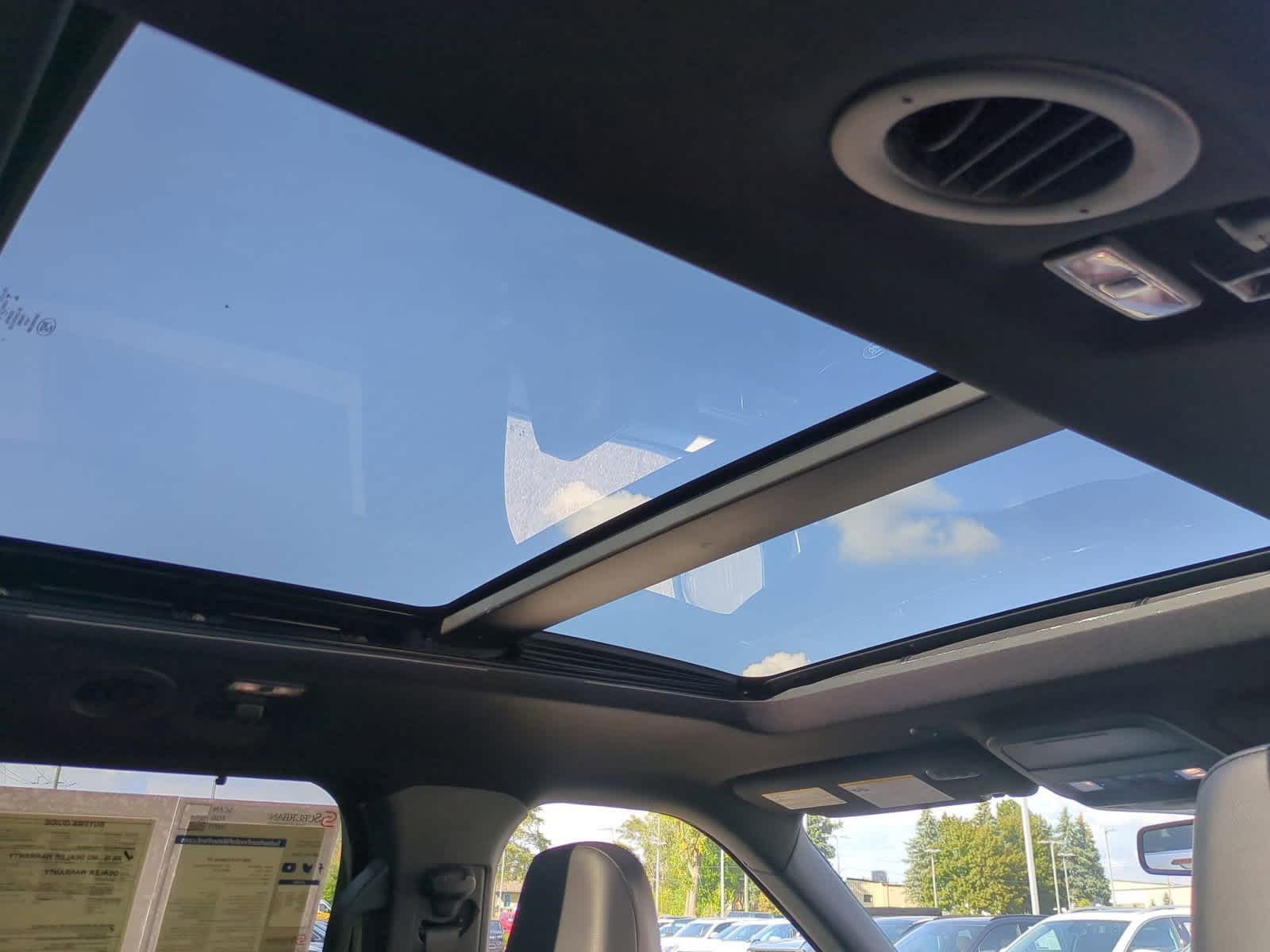 Thumbnail: 2022 Ford Explorer - 22