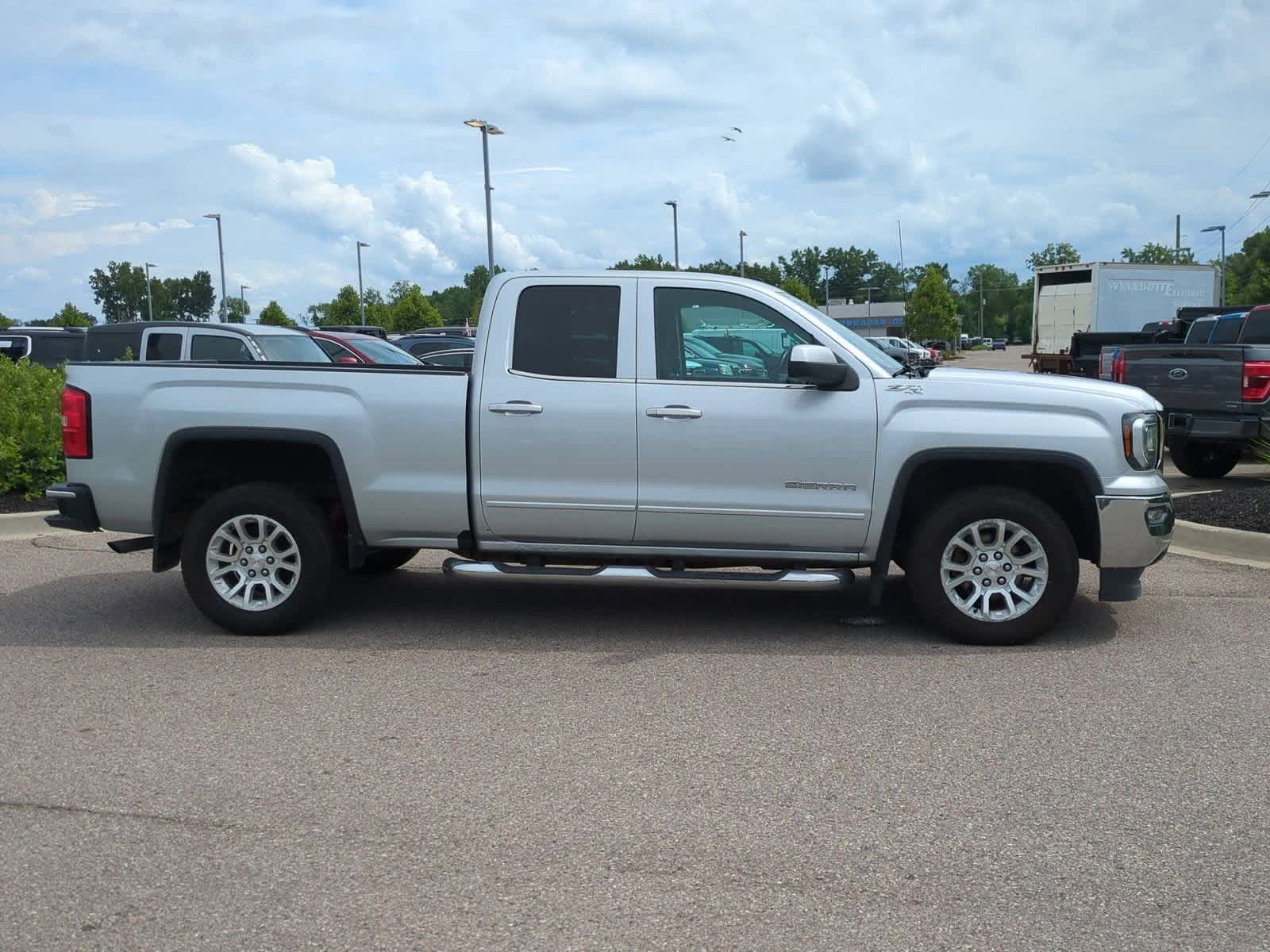 Thumbnail: 2017 GMC Sierra 1500 - 9