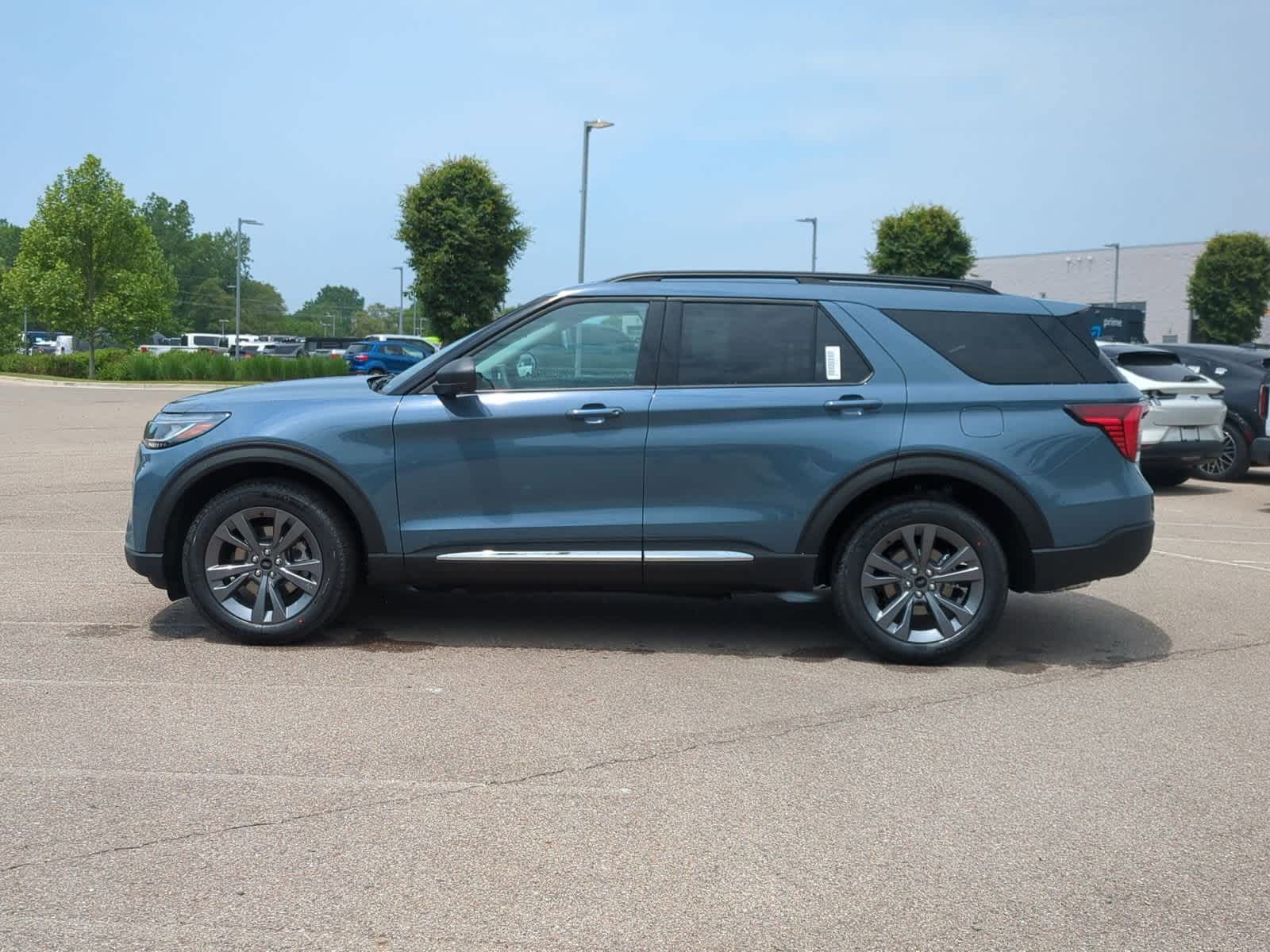 2025 Ford Explorer Active 5