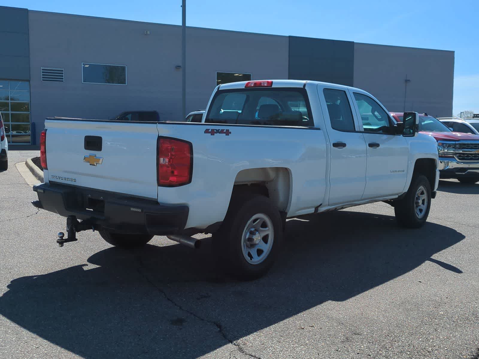 Thumbnail: 2018 Chevrolet Silverado 1500 - 8